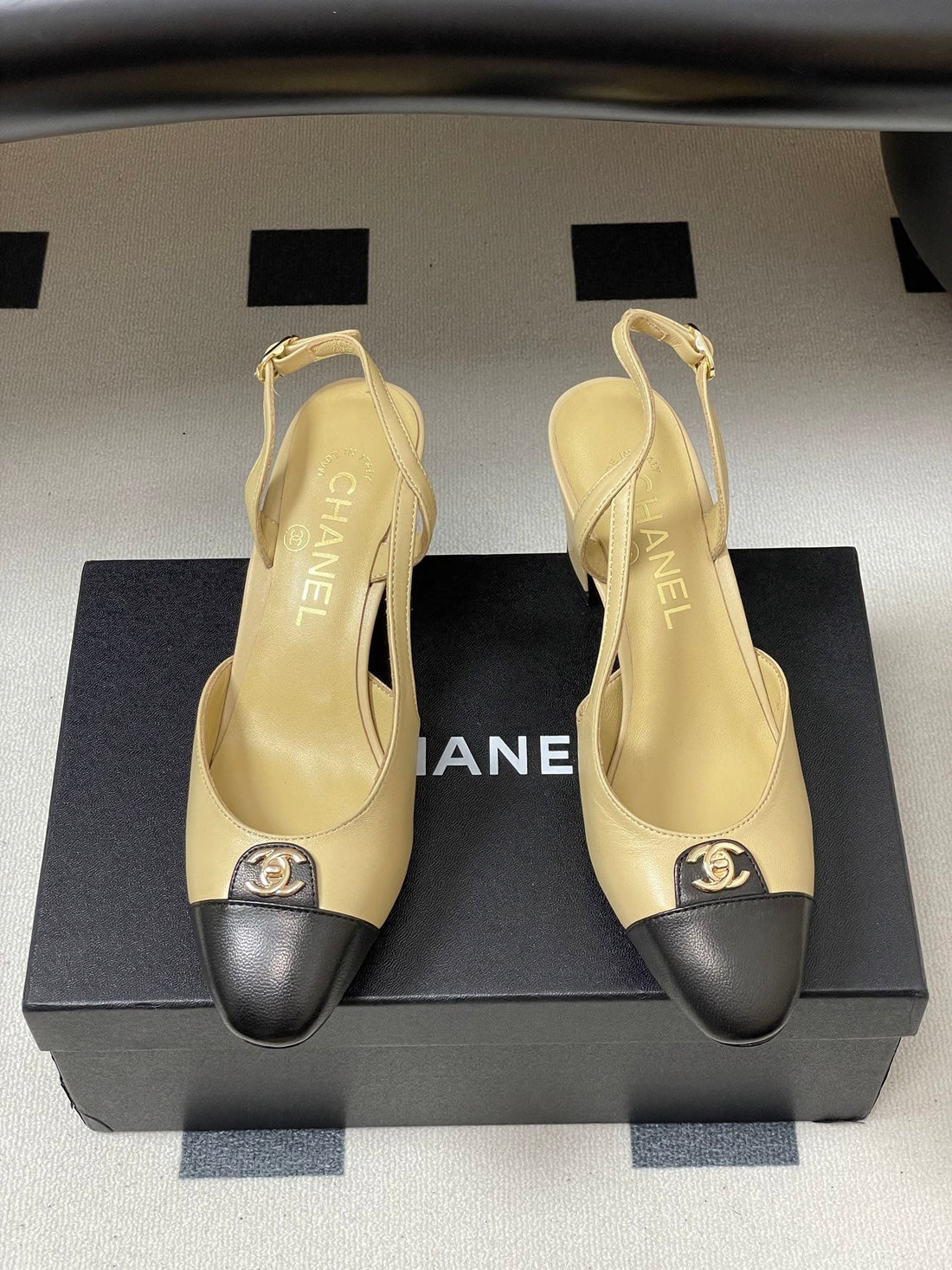 Chanel 25 Slingback 50mm Beige Black Lambskin 473216