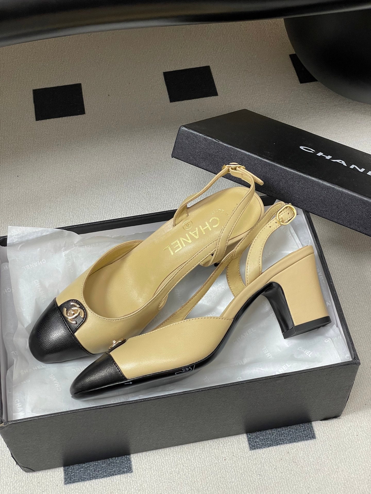 Chanel 25 Slingback 50mm Beige Black Lambskin 473216