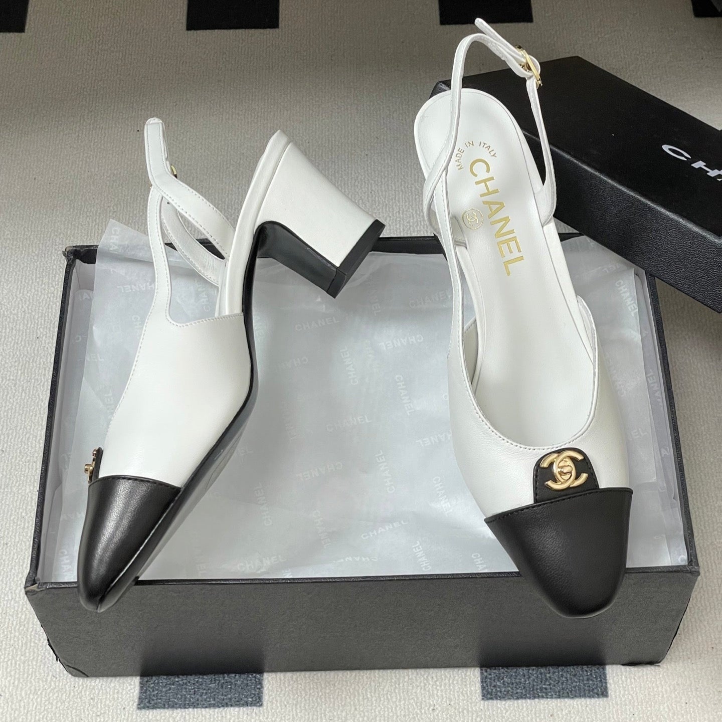 Chanel 25 Slingback 50mm White Black Lambskin 473217
