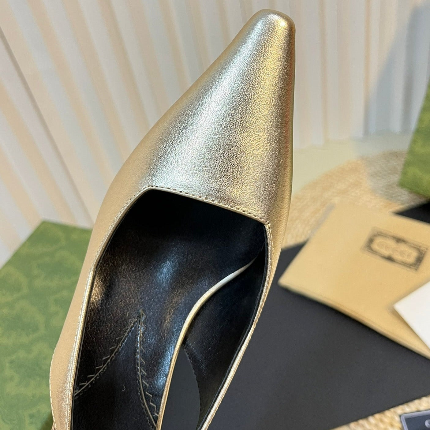 GG Women's G plain leather logo Slingbacks Golden