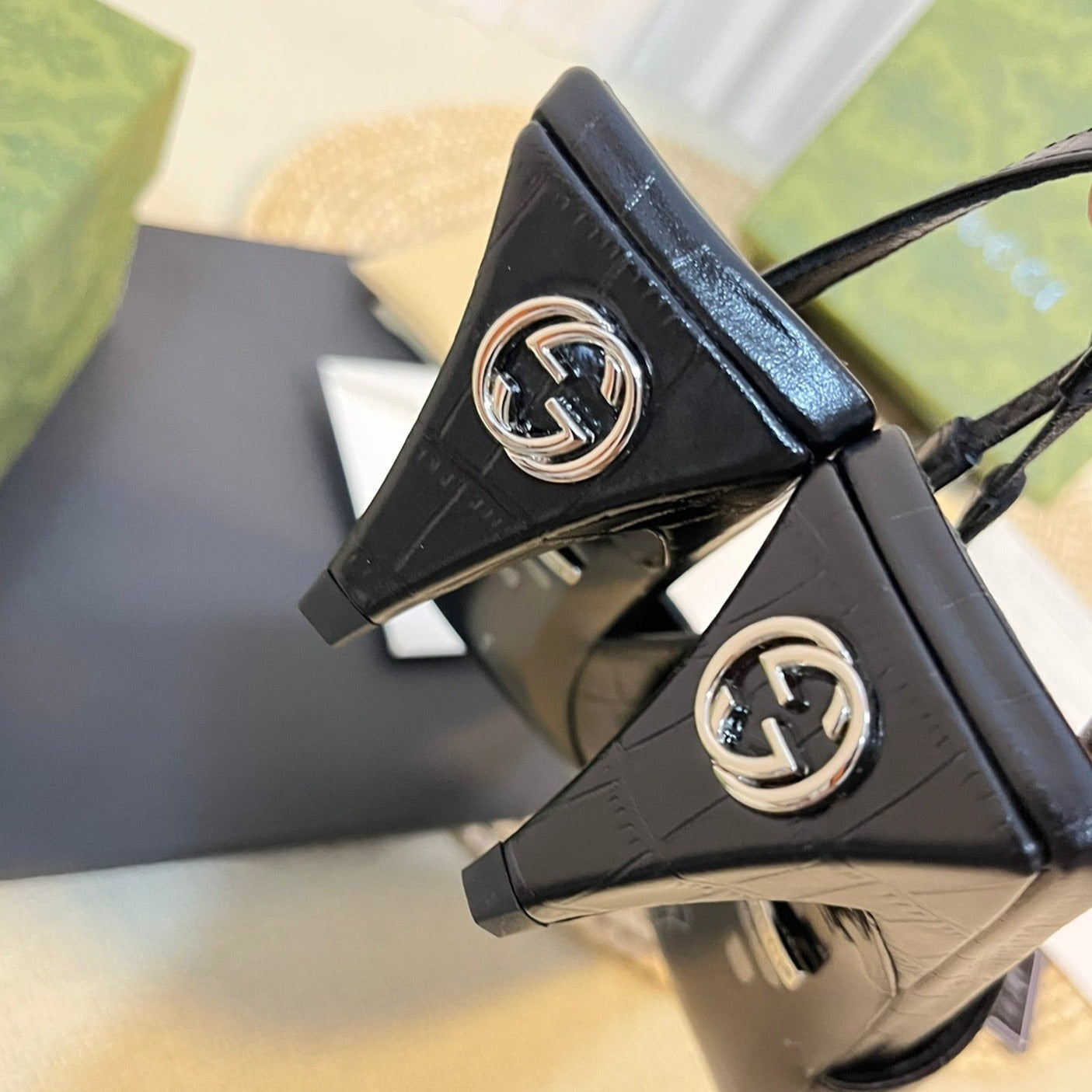 GG Women's G pointed silver-letter Logo slingback Black