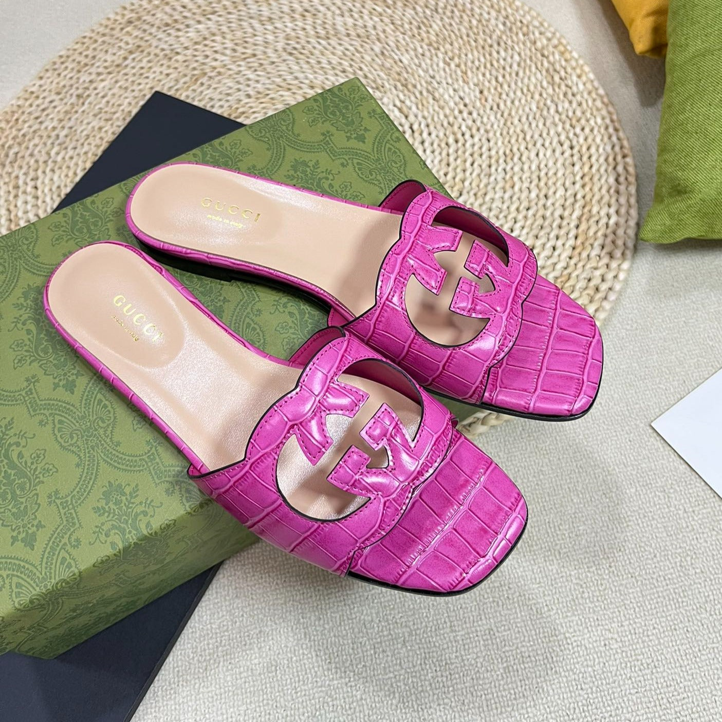 GG Cut Out Slide Sandals Pink