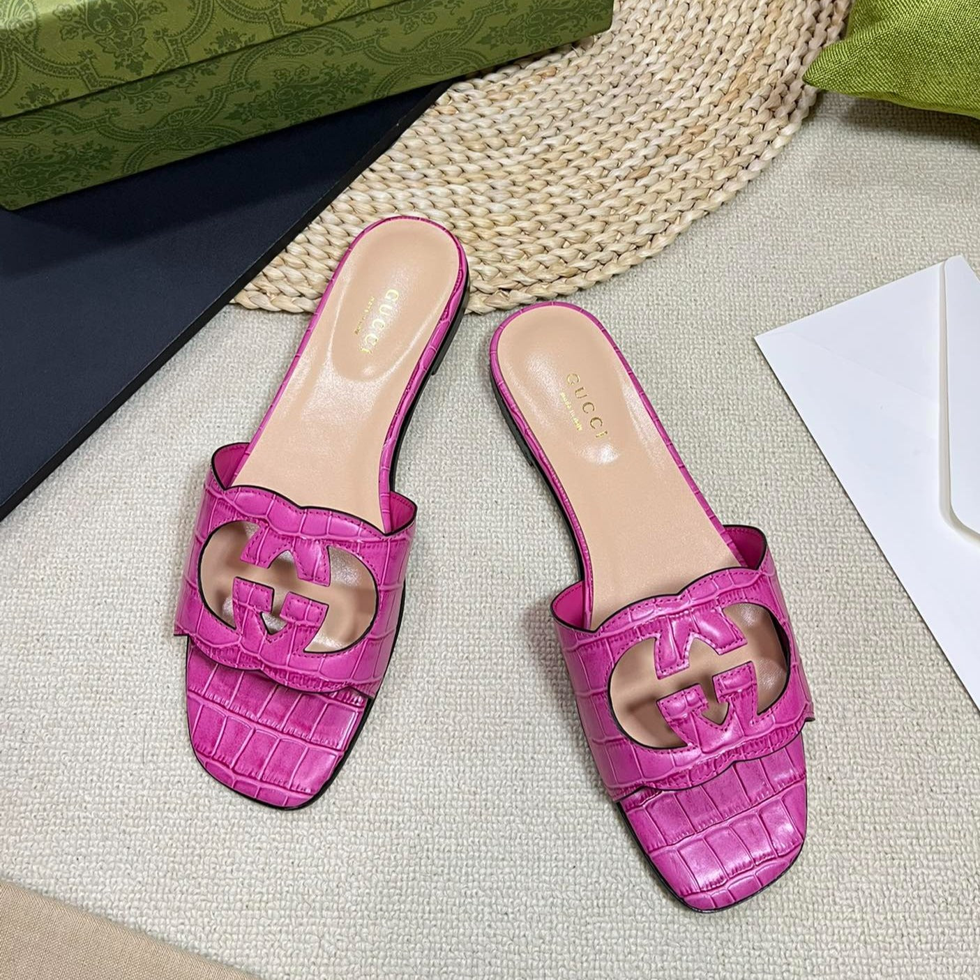 GG Cut Out Slide Sandals Pink