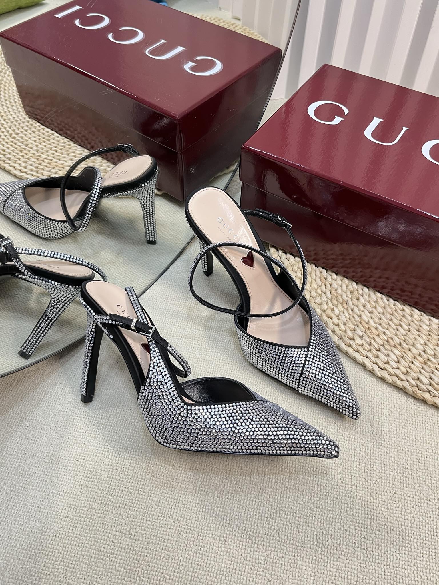 GC Crystal-Embellished Slingbacks Black Silk Sheepskin 294611