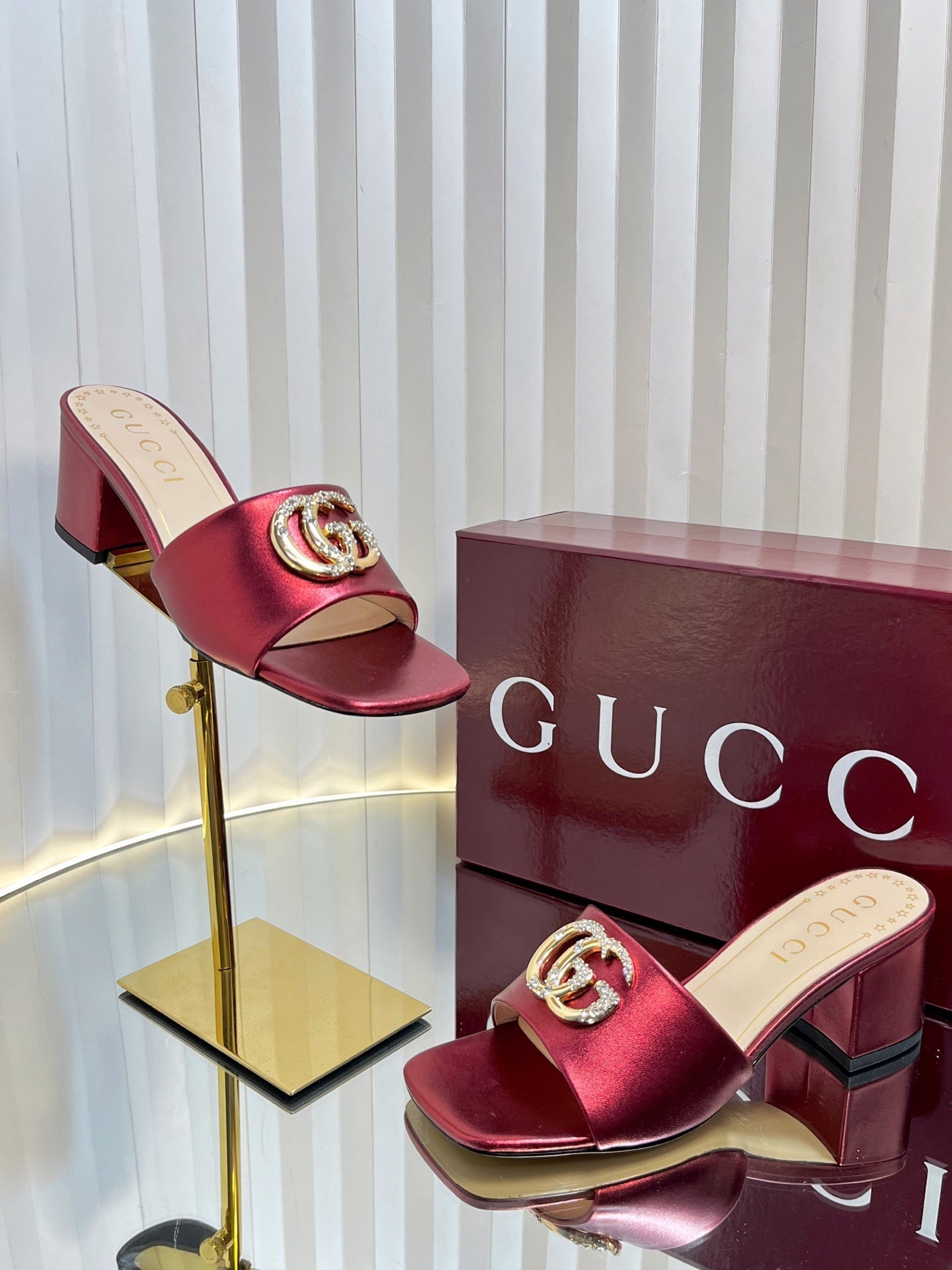 GC 25 Interlocking G Heeled Sandal Red Patent Leather 294638