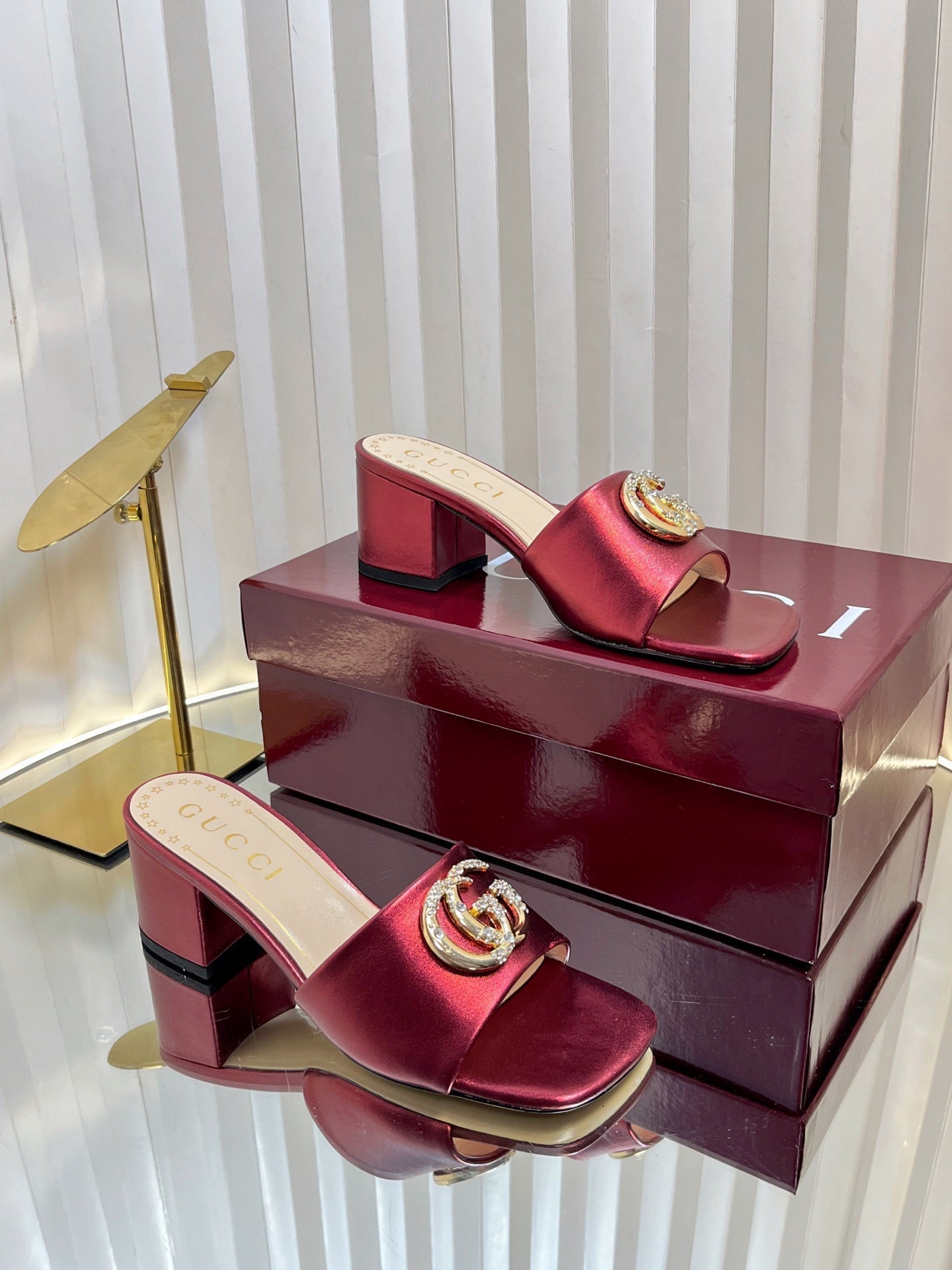 GC 25 Interlocking G Heeled Sandal Red Patent Leather 294638