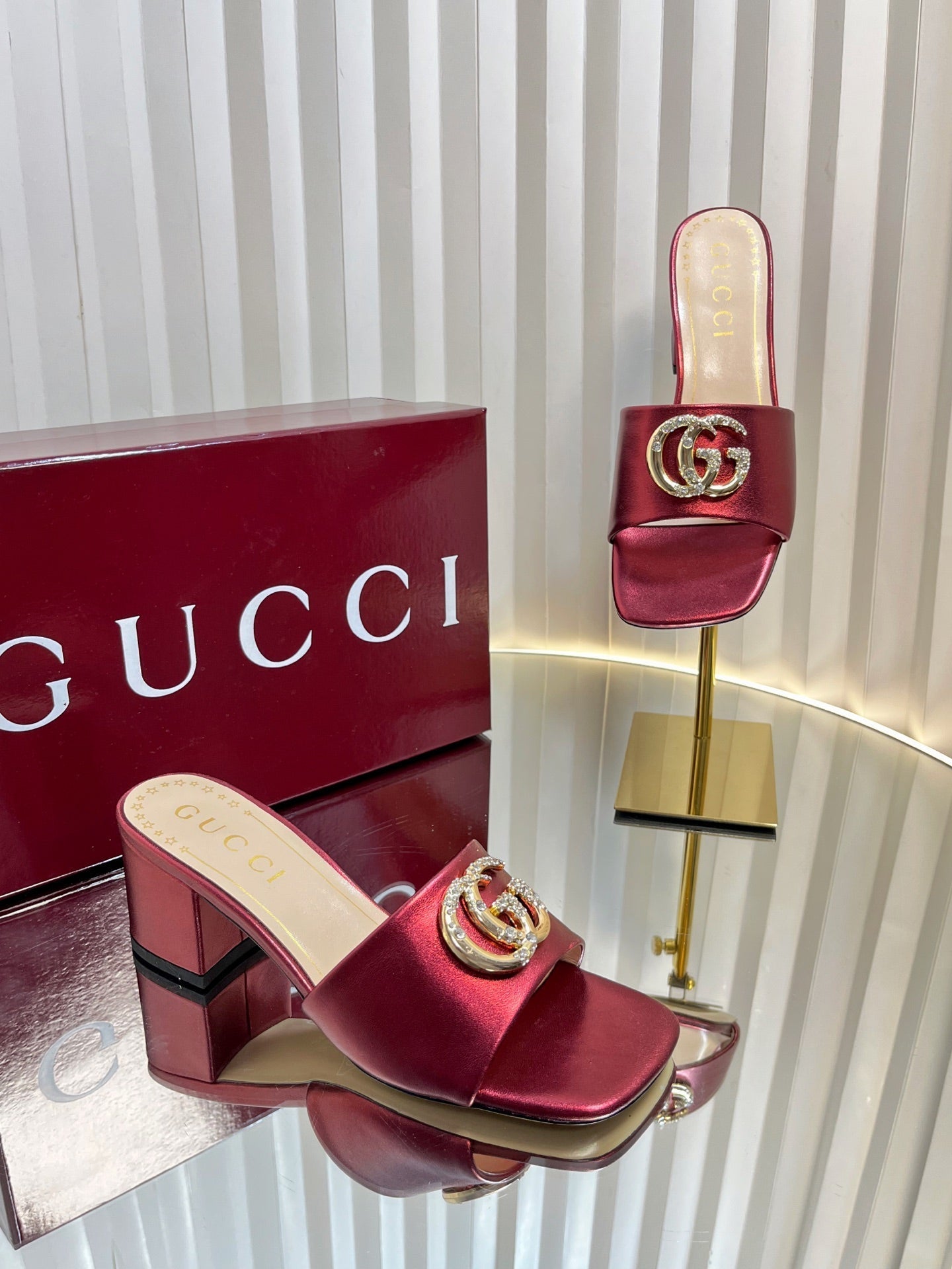 GC 25 Interlocking G Heeled Sandal Red Patent Leather 294638