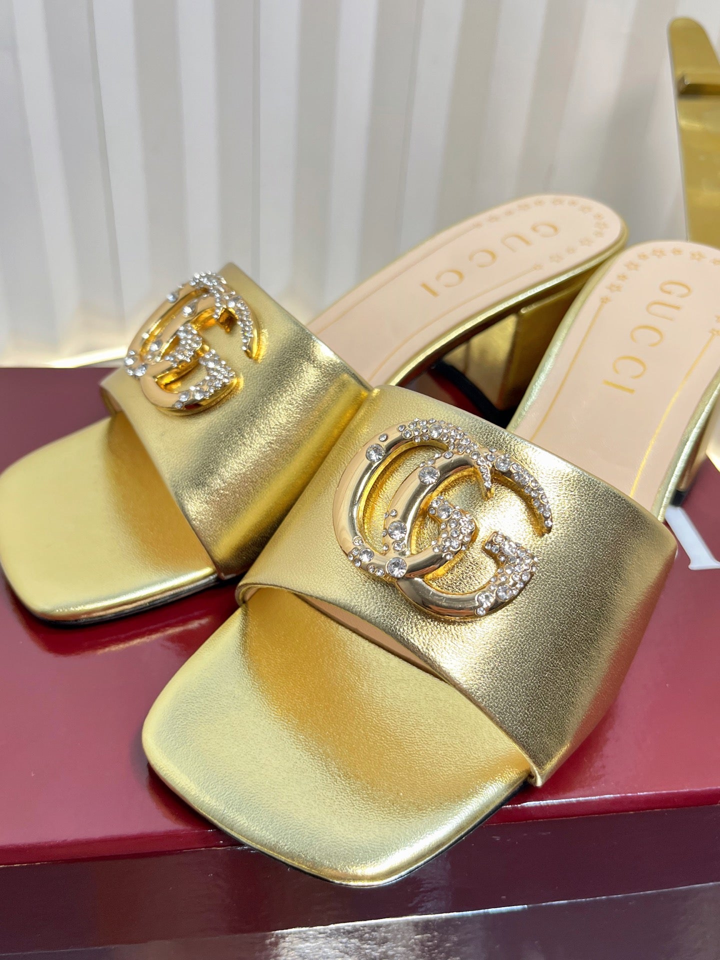 GC 25 Interlocking G Heeled Sandal Gold Patent Leather 294639