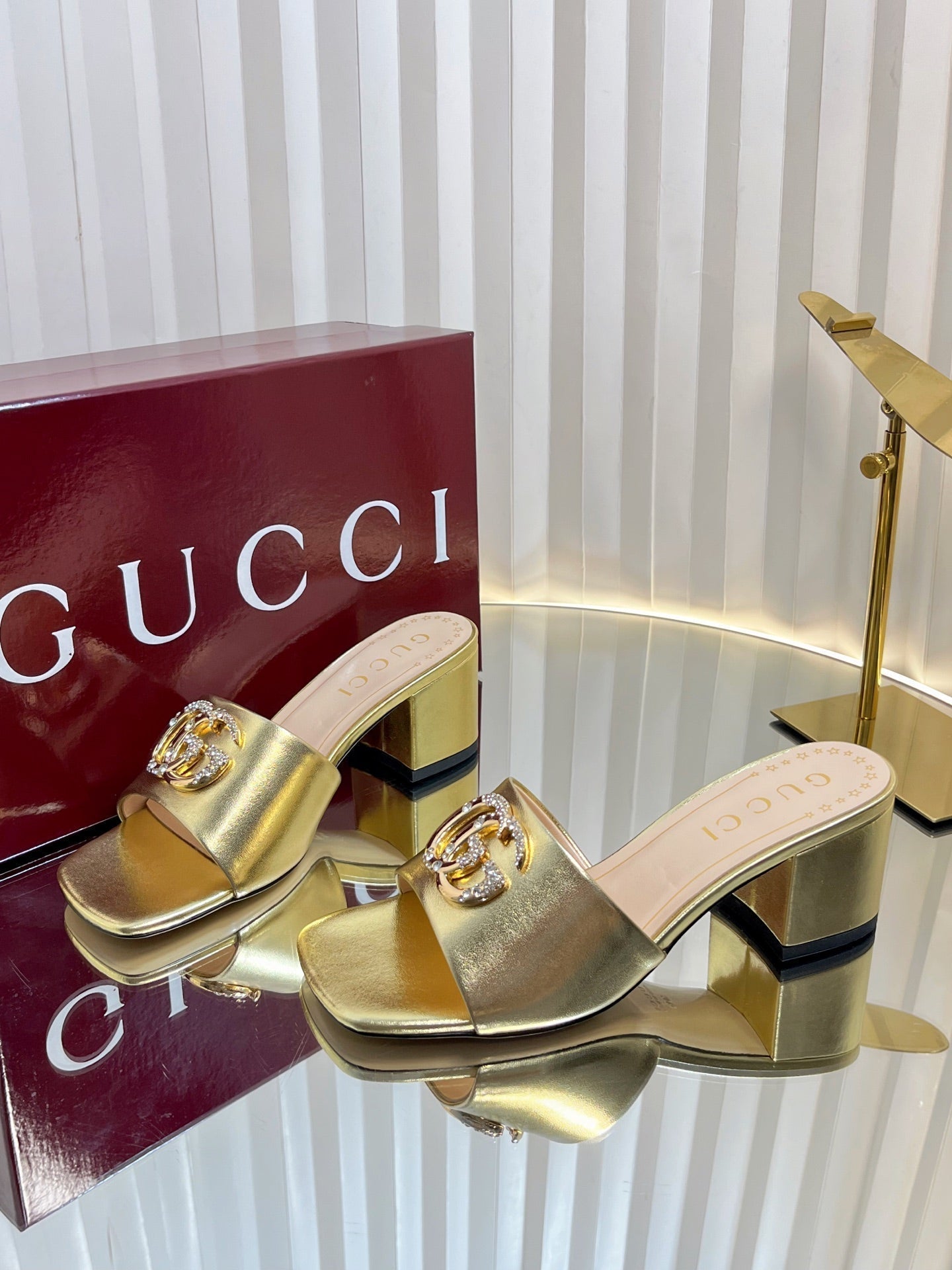 GC 25 Interlocking G Heeled Sandal Gold Patent Leather 294639