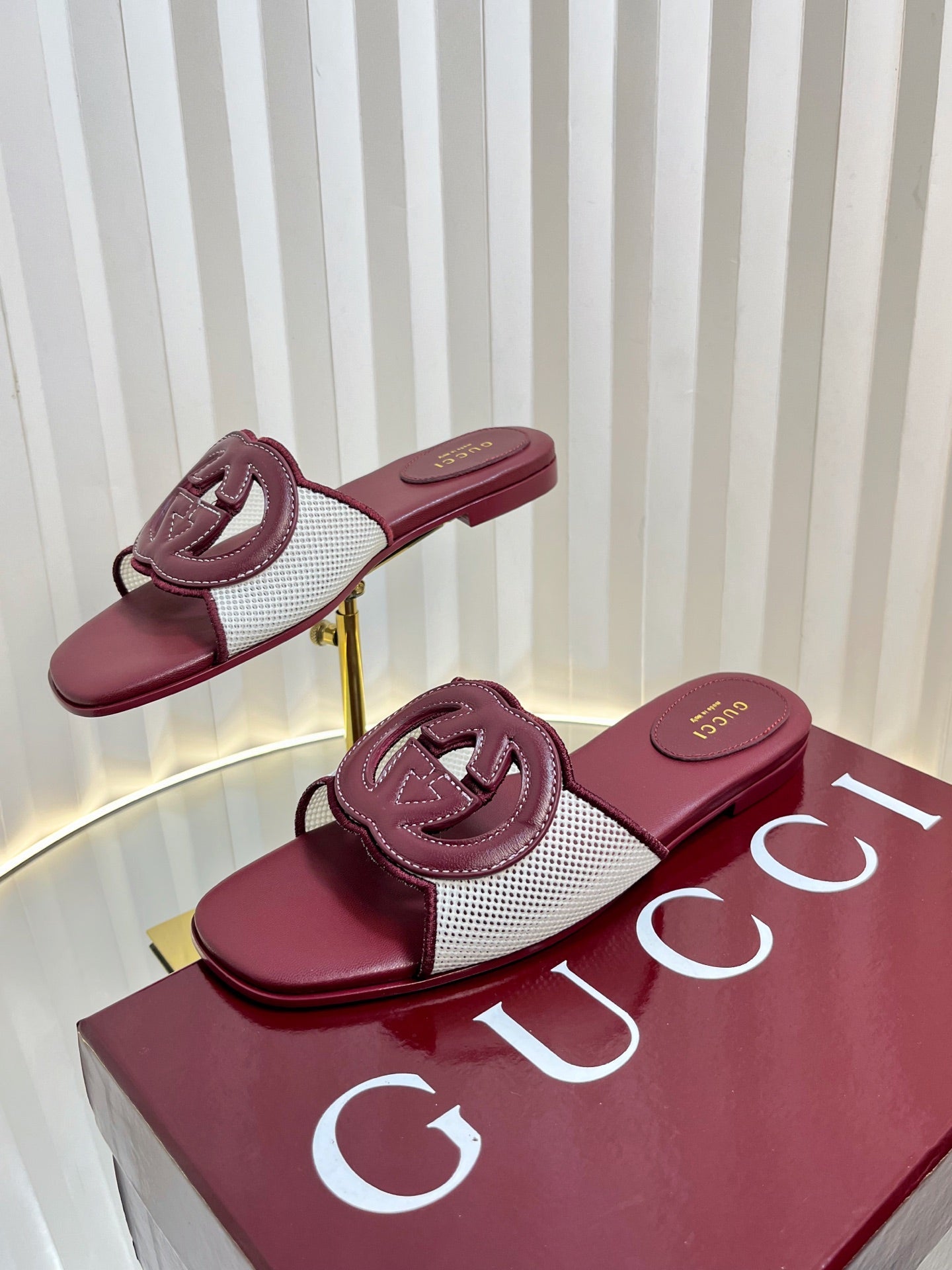GC 25 Interlocking G Slide Sandal Rosso Ancora Red Canvas Cowhide 294644