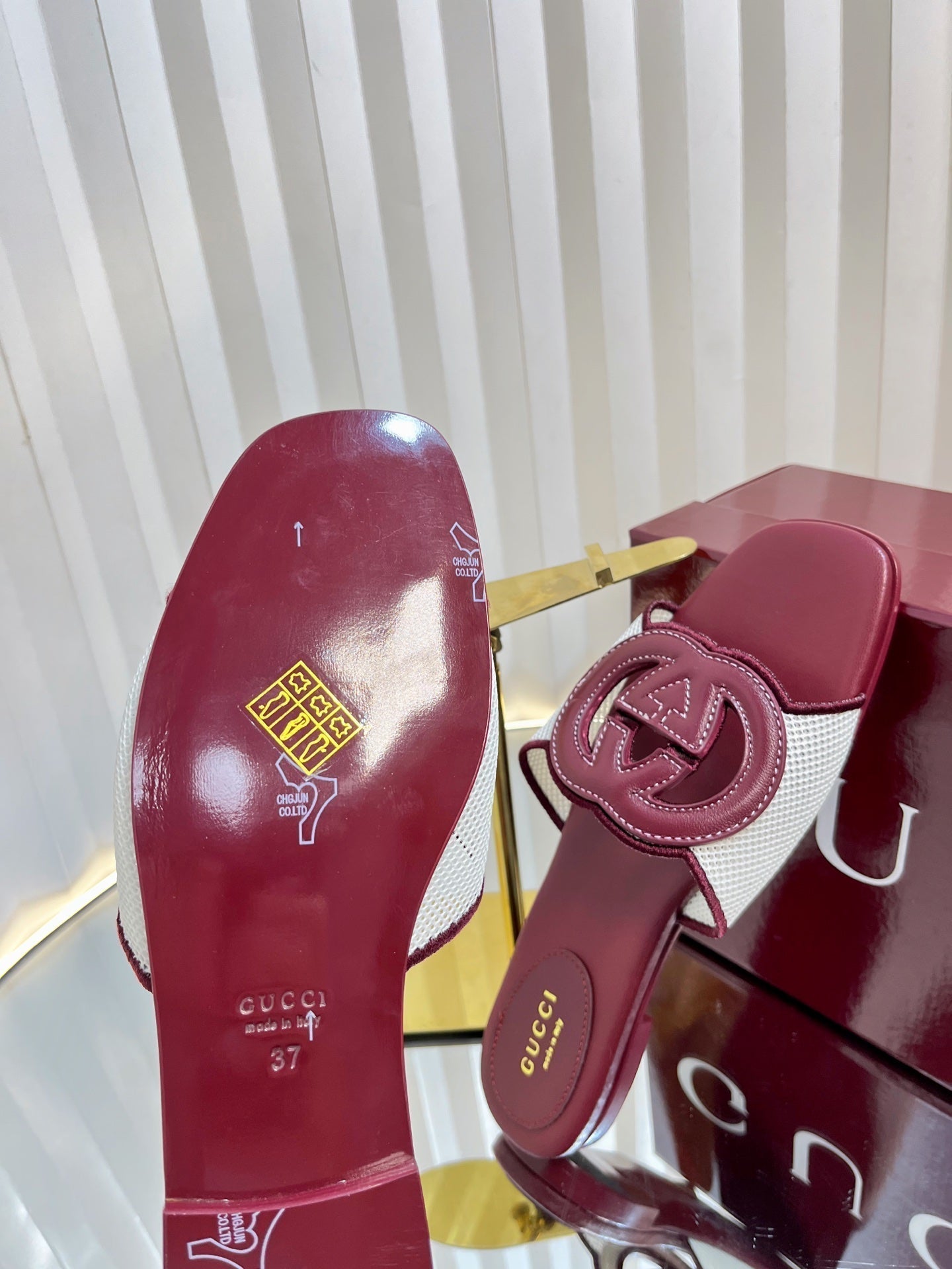 GC 25 Interlocking G Slide Sandal Rosso Ancora Red Canvas Cowhide 294644