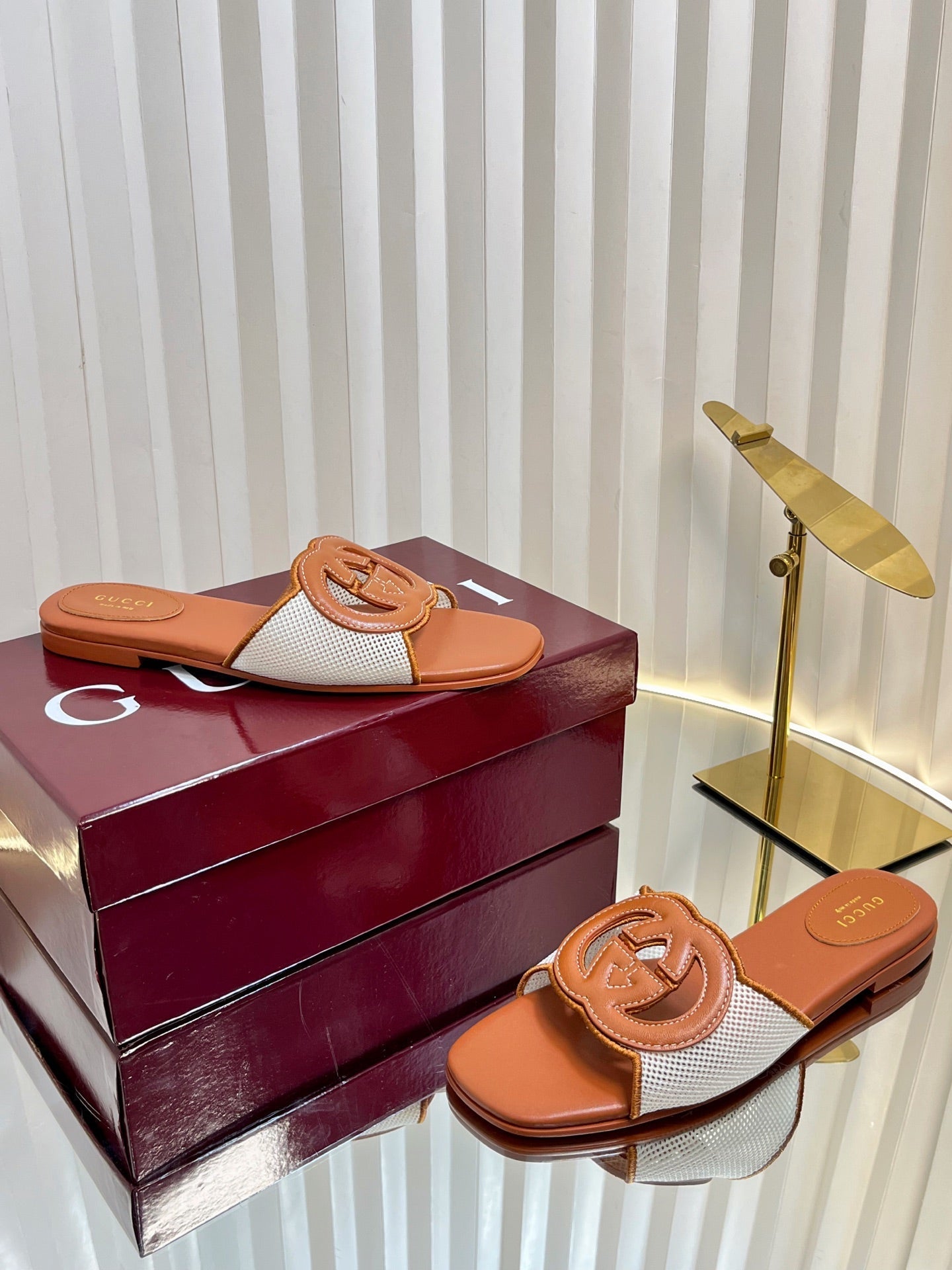 GC 25 Interlocking G Slide Sandal Brown Canvas Cowhide 294645