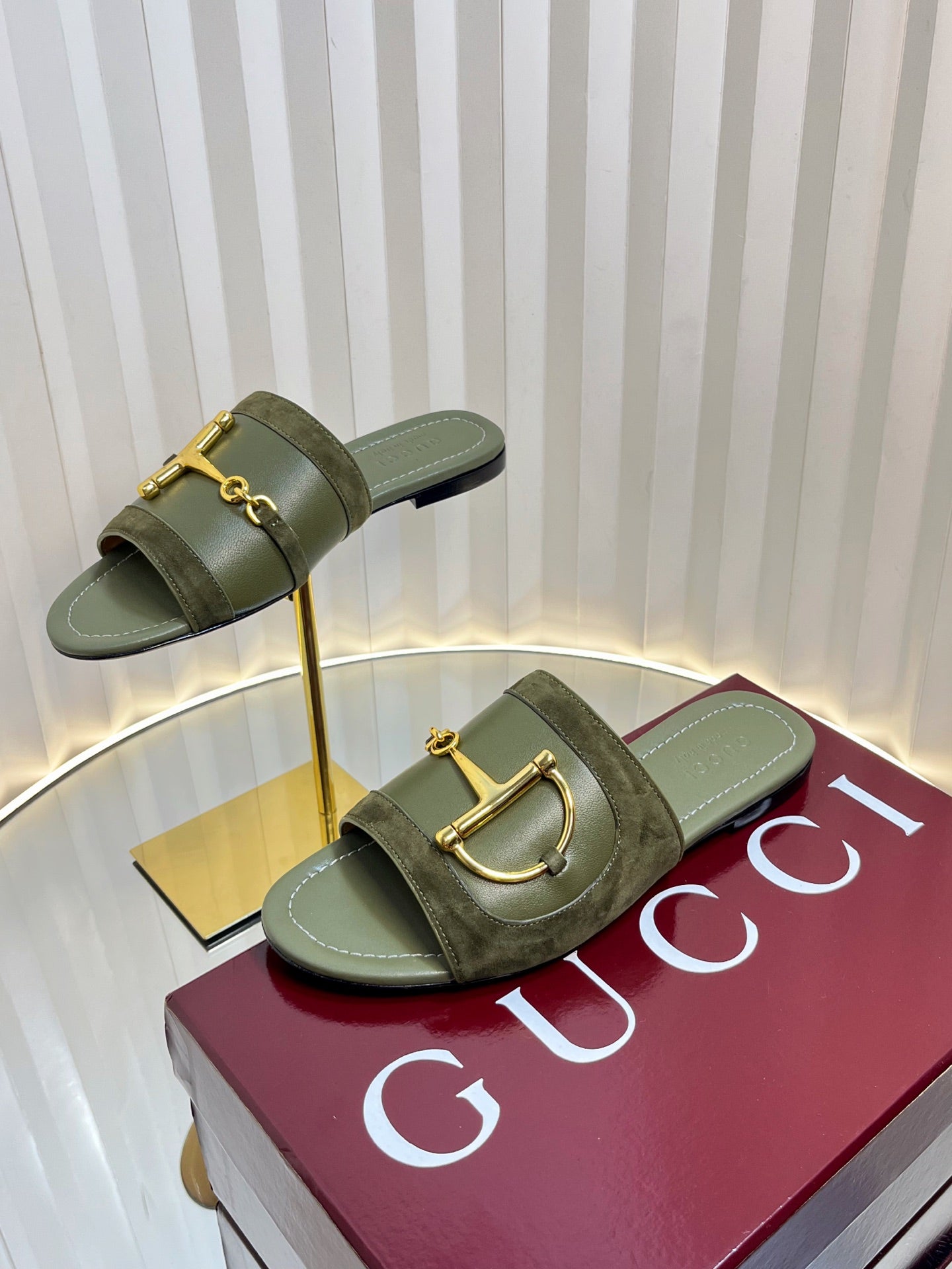 GC 25 Horsebit Sandals 10mm Dark Green Suede Sheepskin 294651