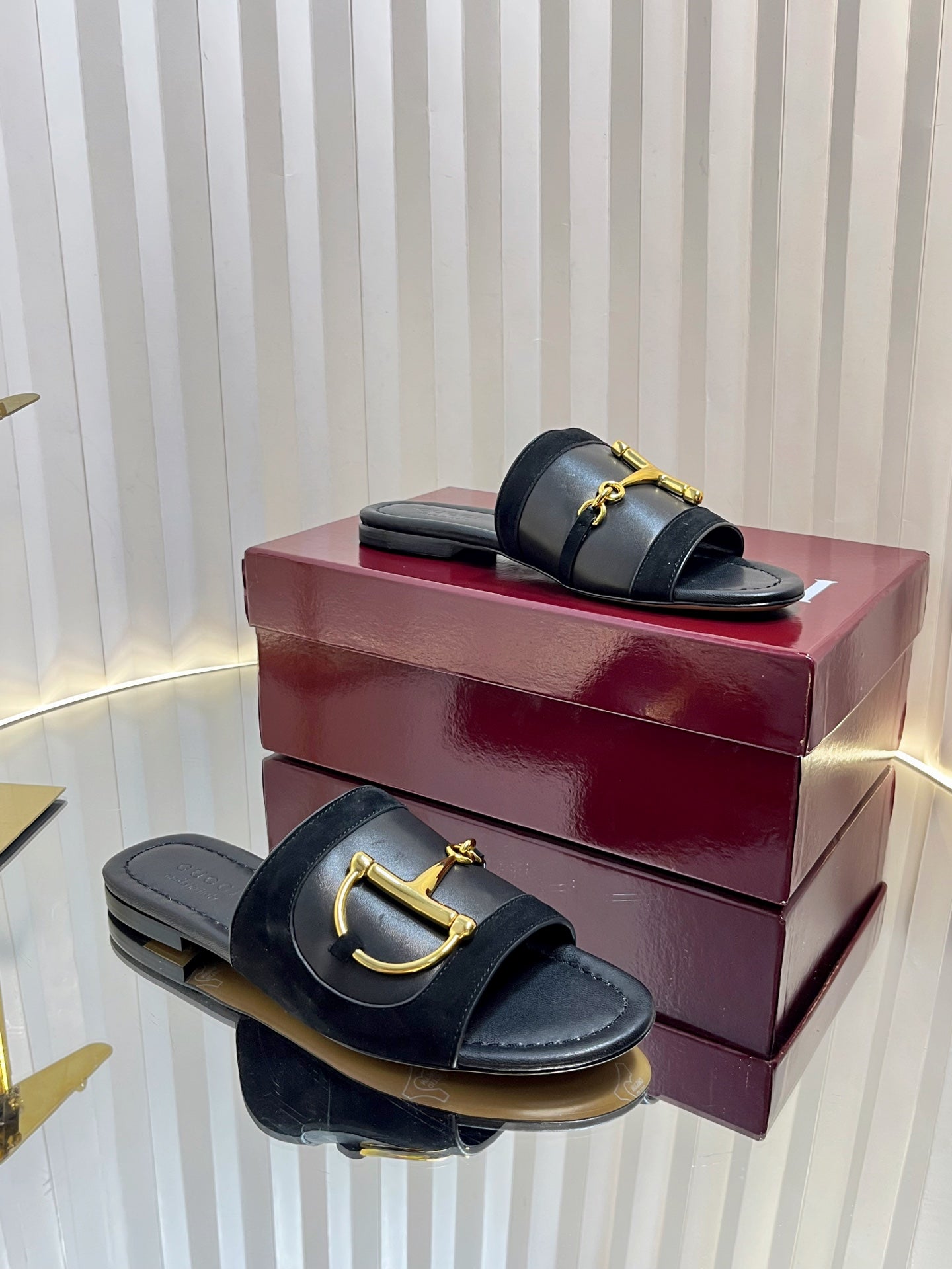 GC 25 Horsebit Sandals 10mm Black Suede Sheepskin 294652