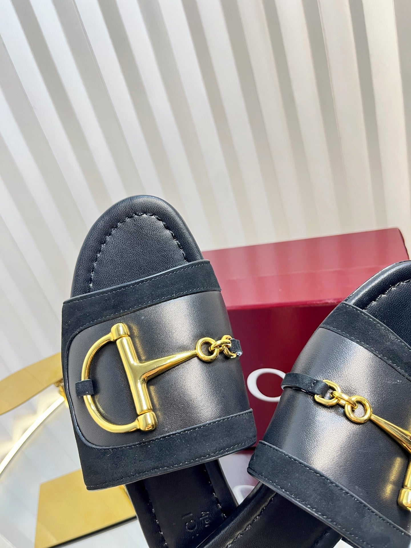 GC 25 Horsebit Sandals 10mm Black Suede Sheepskin 294652