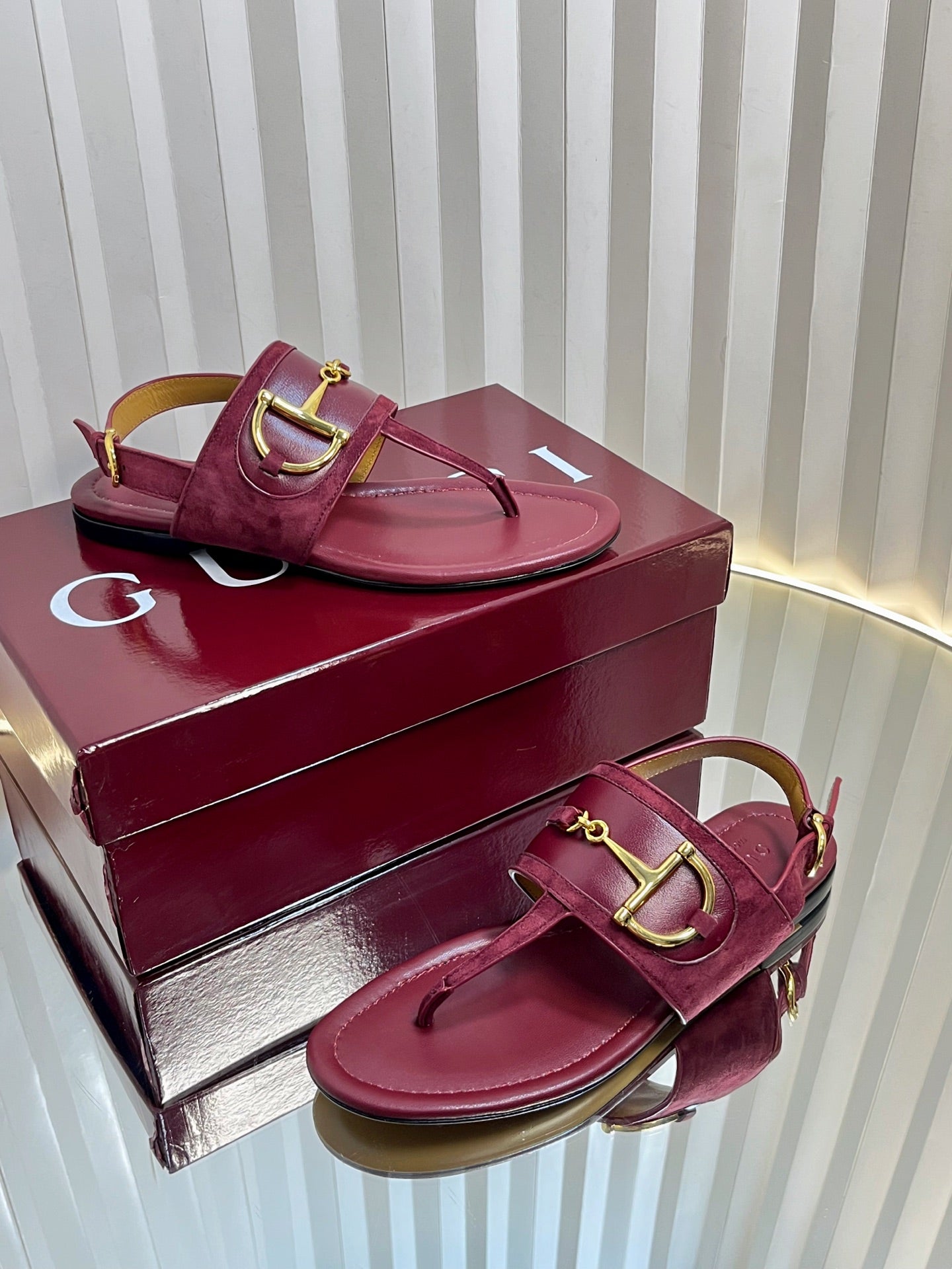 GC 25 Thong Sandal Red Suede Sheepskin 294657