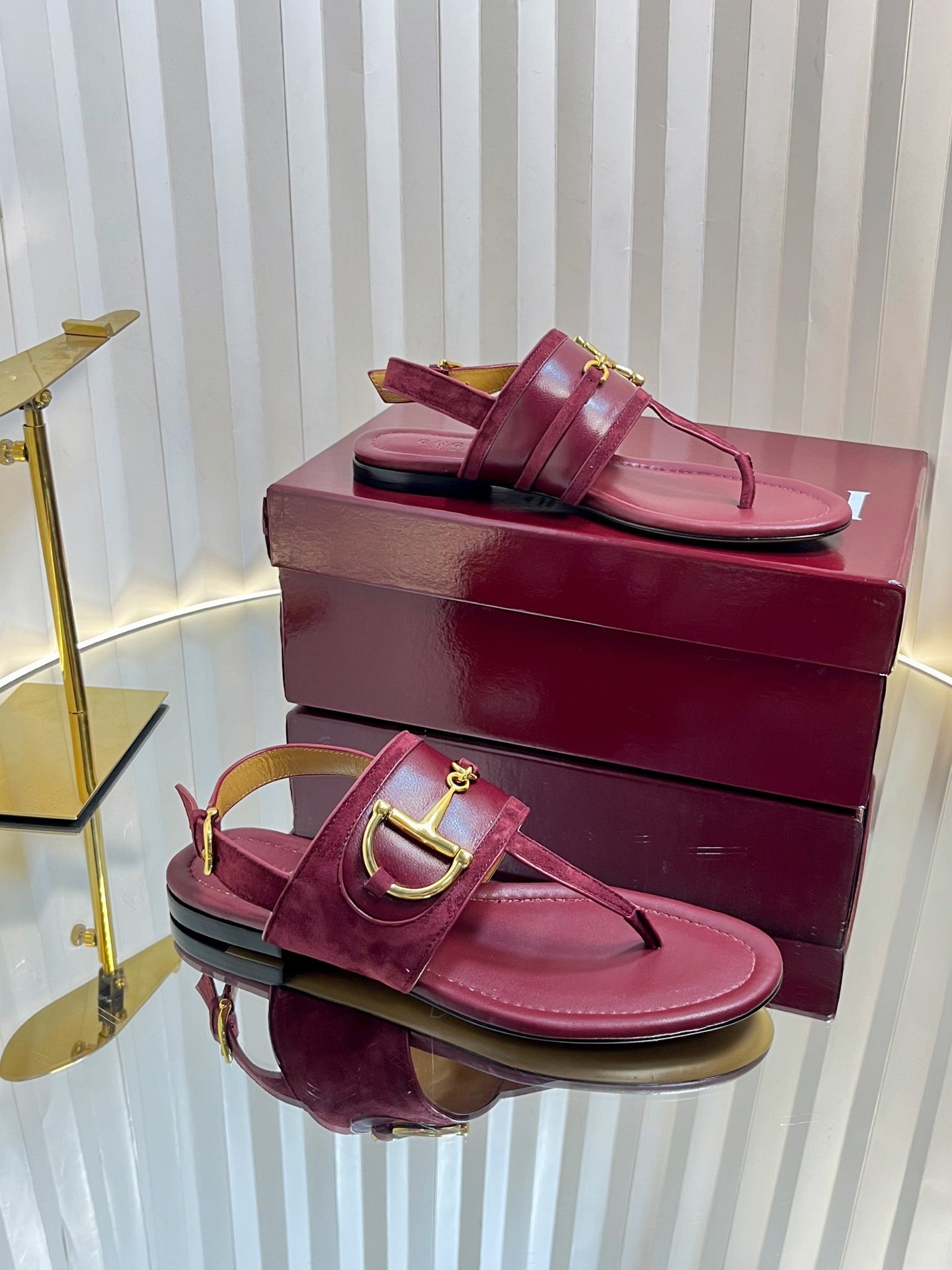 GC 25 Thong Sandal Red Suede Sheepskin 294657