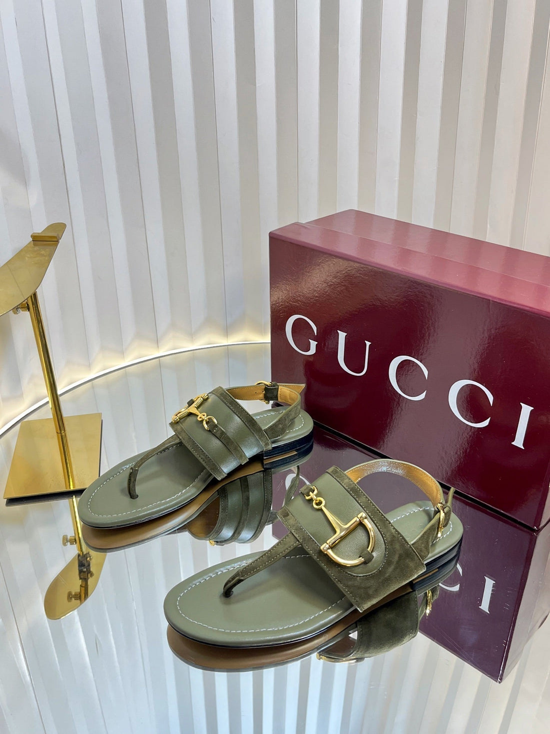 GC 25 Thong Sandal Dark Green Suede Sheepskin 294659