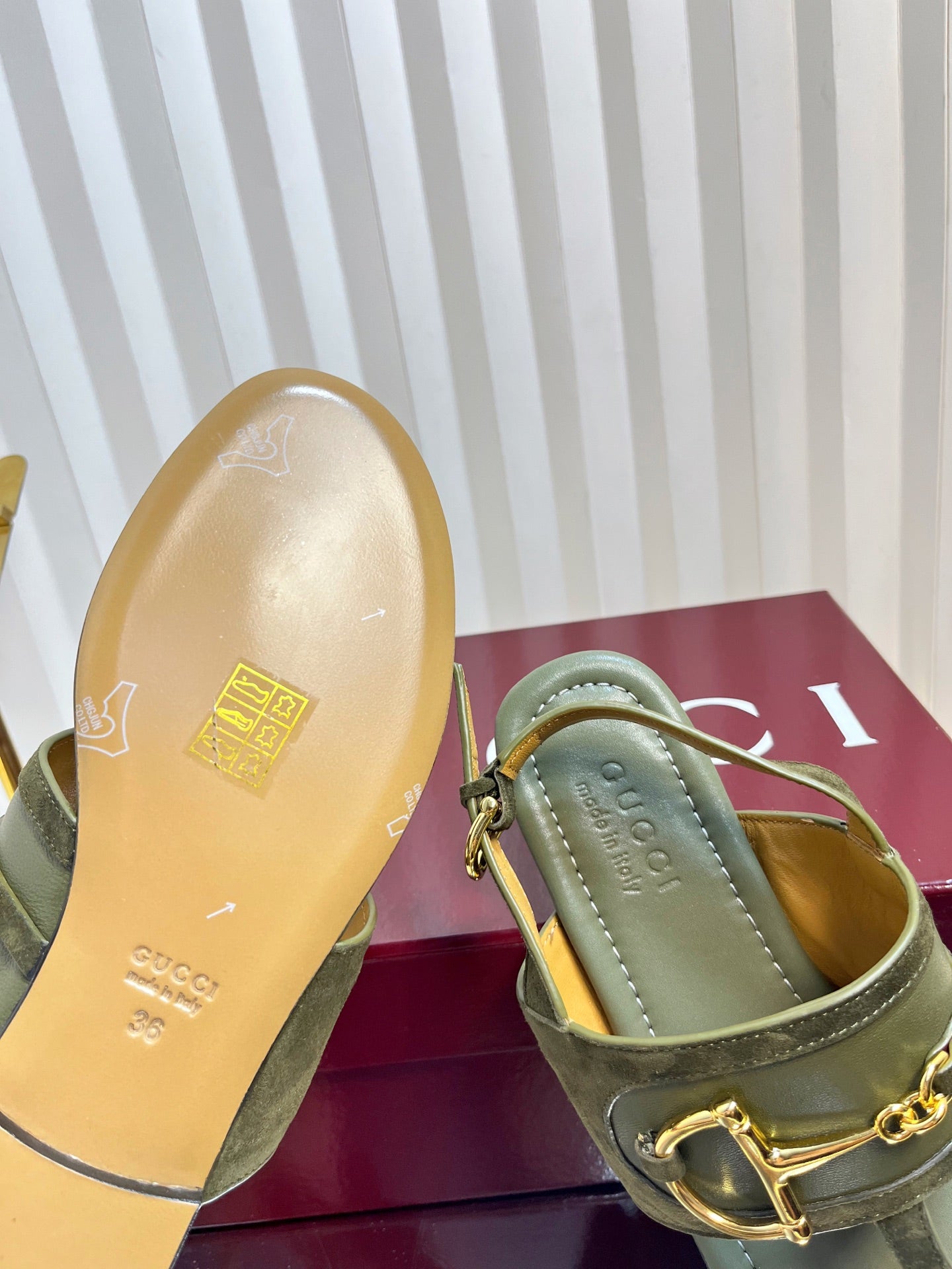 GC 25 Thong Sandal Dark Green Suede Sheepskin 294659