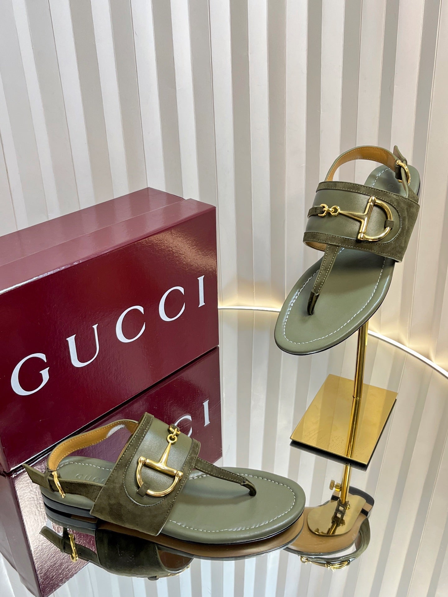 GC 25 Thong Sandal Dark Green Suede Sheepskin 294659