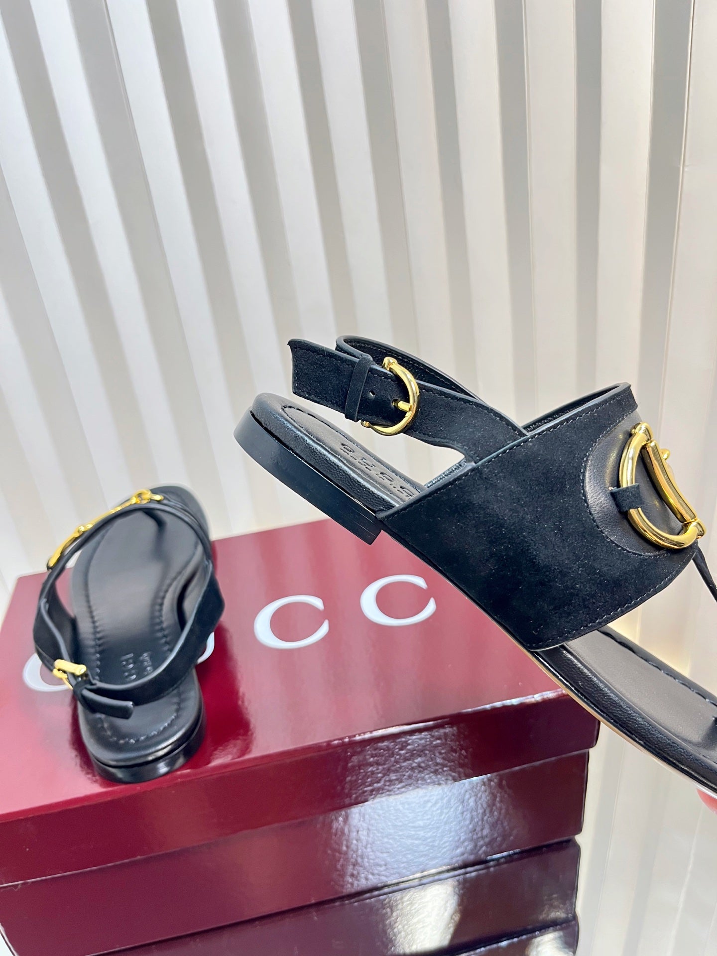 GC 25 Thong Sandal Black Suede Sheepskin 294660