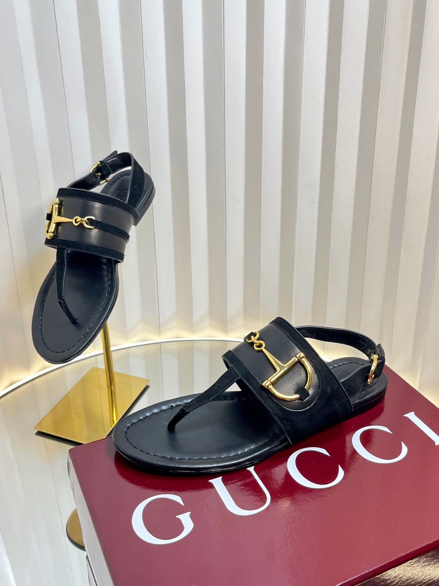 GC 25 Thong Sandal Black Suede Sheepskin 294660