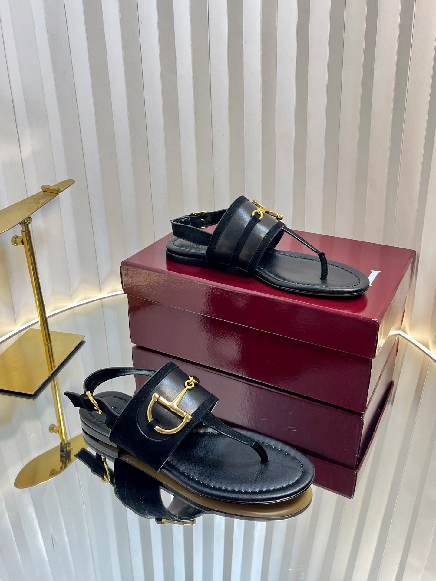 GC 25 Thong Sandal Black Suede Sheepskin 294660