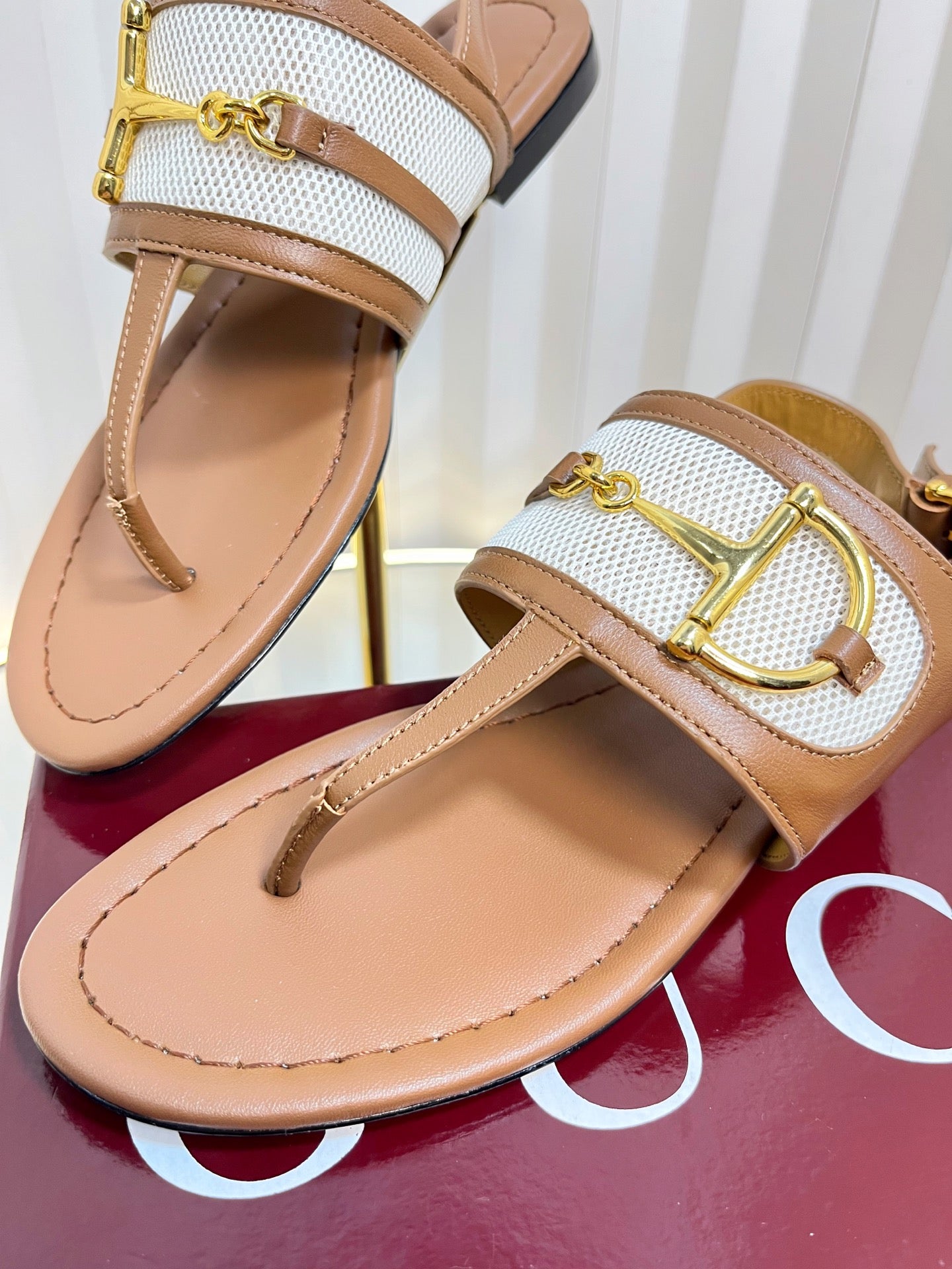 GC 25 Thong Sandal Brown Canvas Sheepskin 294670