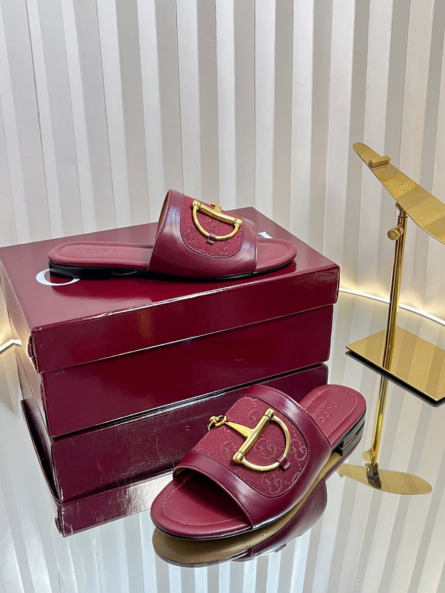 GC 25 Horsebit GG Sandals Red Canvas 294673