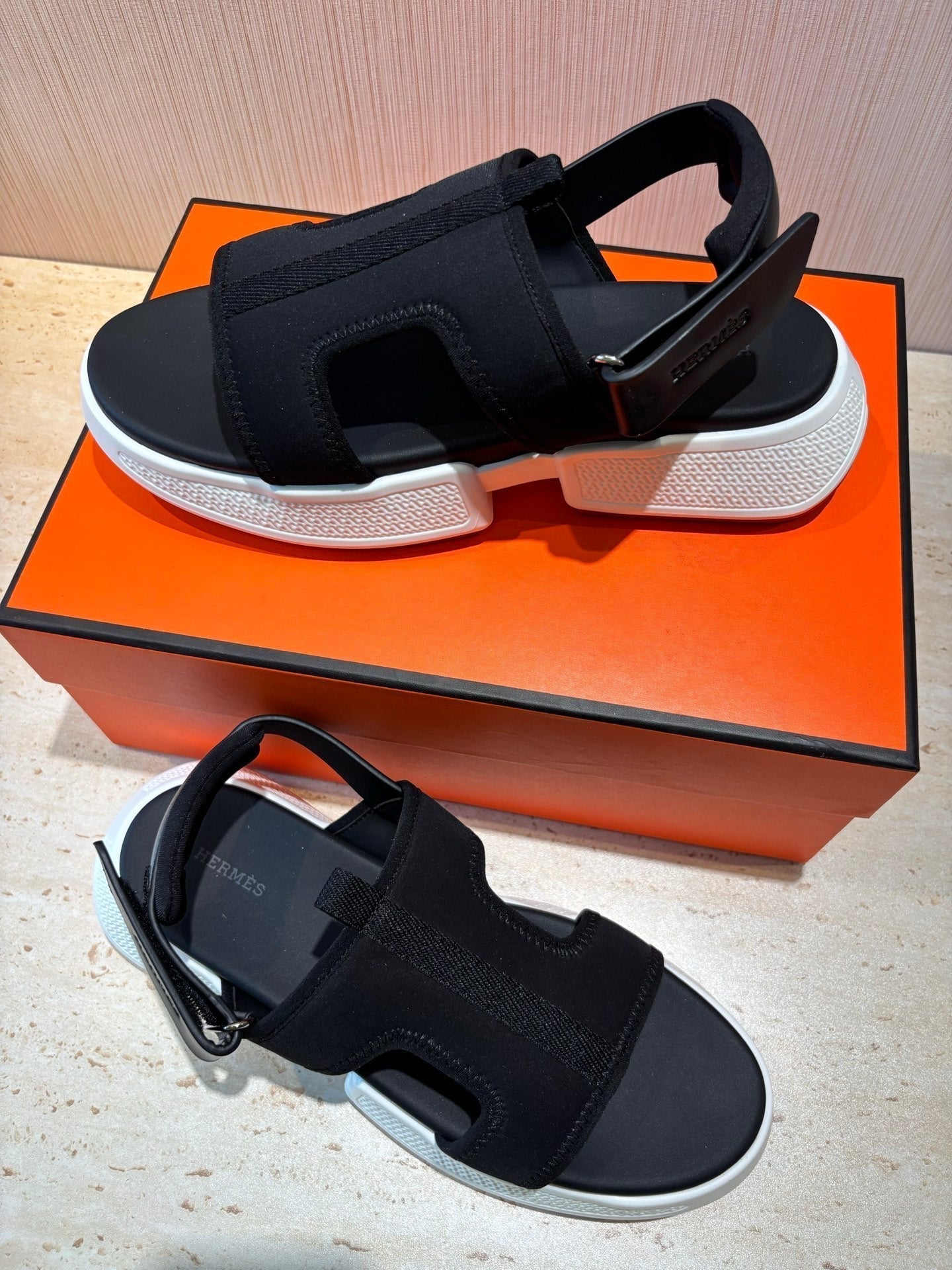 HM Men's Gate Sandal Black Calfskin  655432