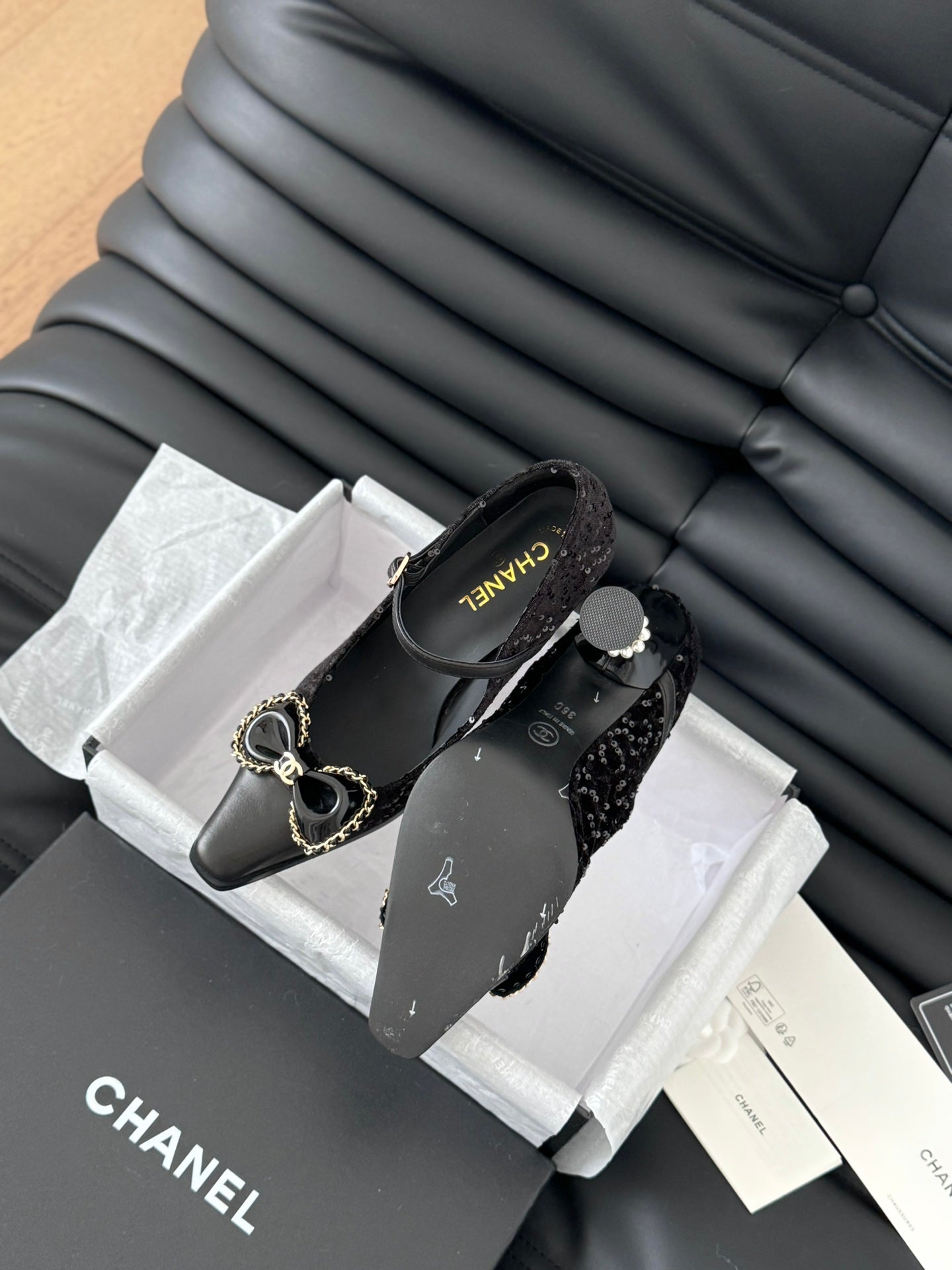 CC POINTED TOE HIGH HEELS IN BLACK VELVET AND LAMBSKIN GOLD HARDWARE