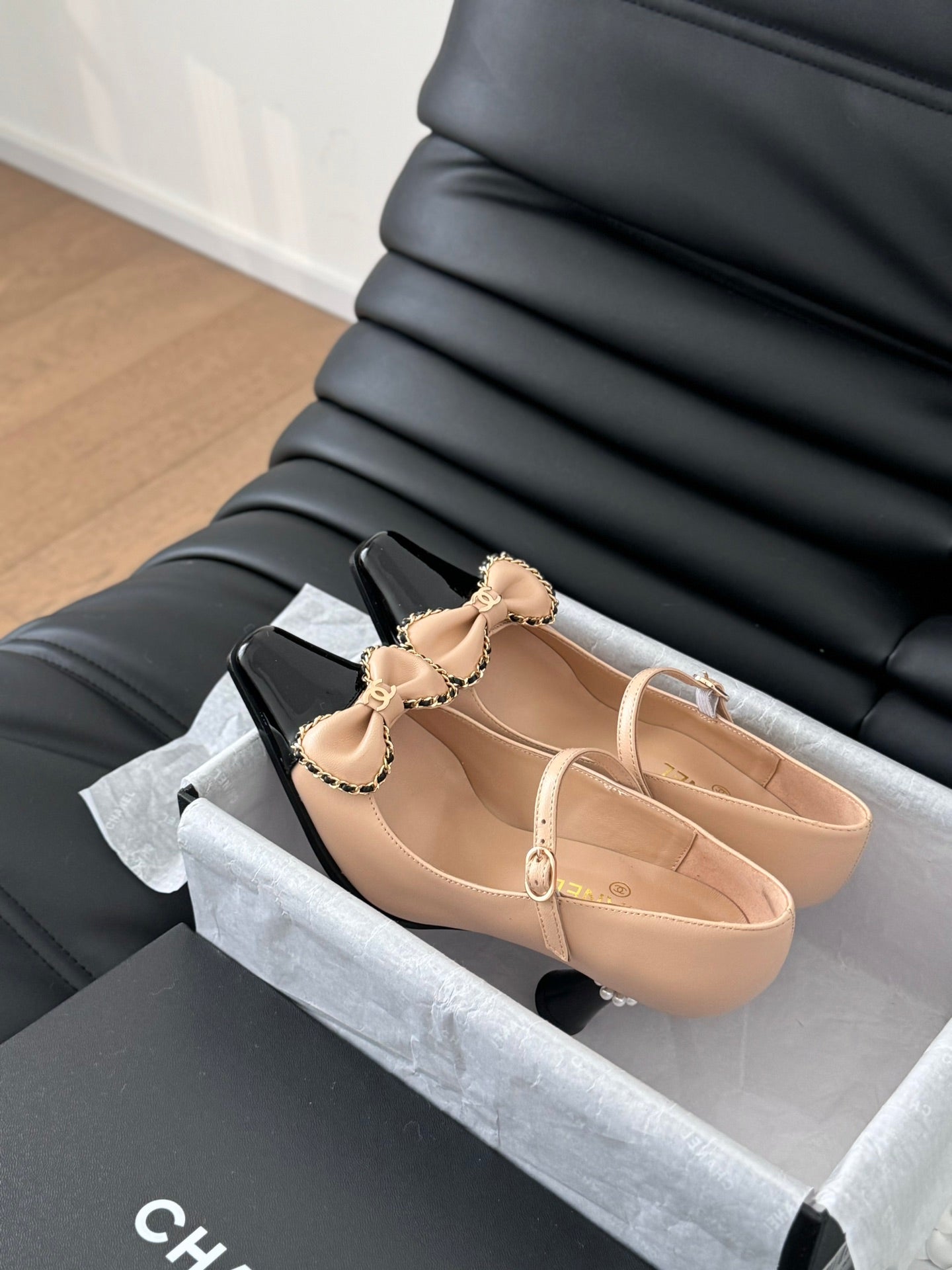 CC POINTED TOE HIGH HEELS IN SEPIA BEIGE MIX BLACK LAMBSKIN GOLD HARDWARE