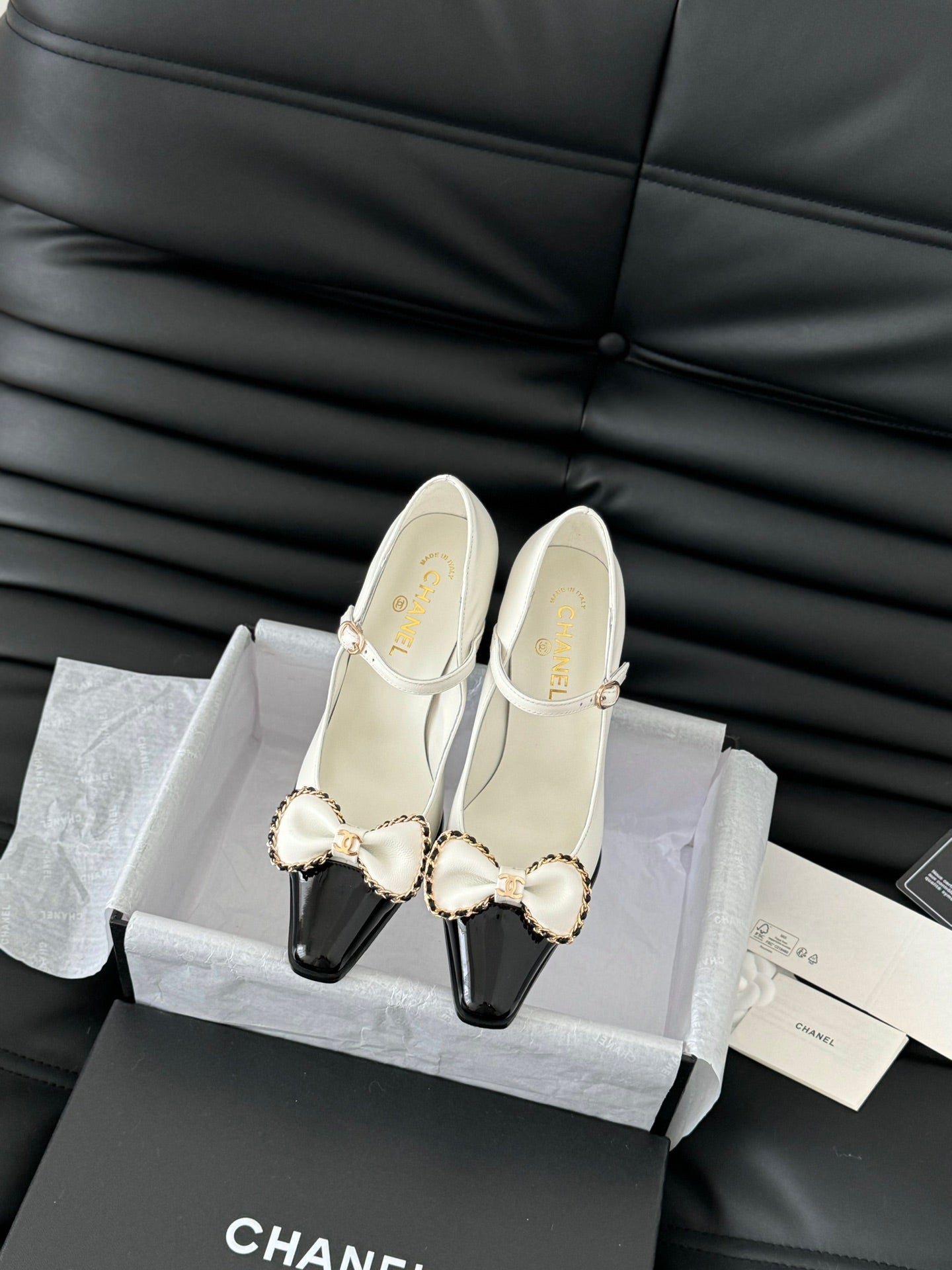 CC POINTED TOE HIGH HEELS IN WHITE MIX BLACK LAMBSKIN GOLD HARDWARE