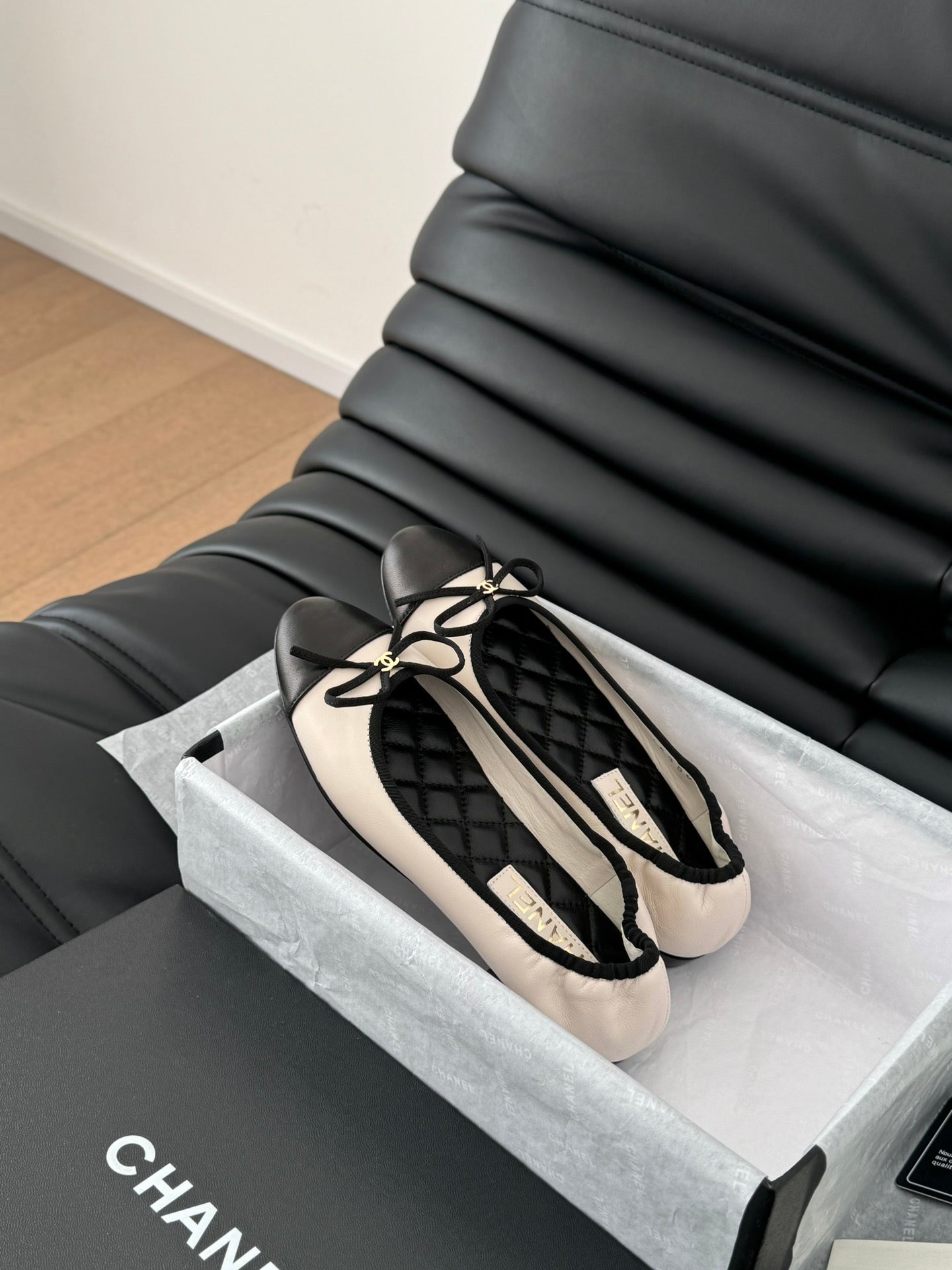 CC Ballet Flats In White Lambskin 143540