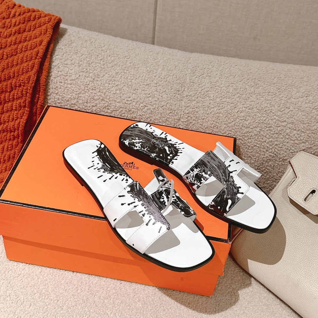 HM 3D Oran Sandals White Black Calfskin 243963