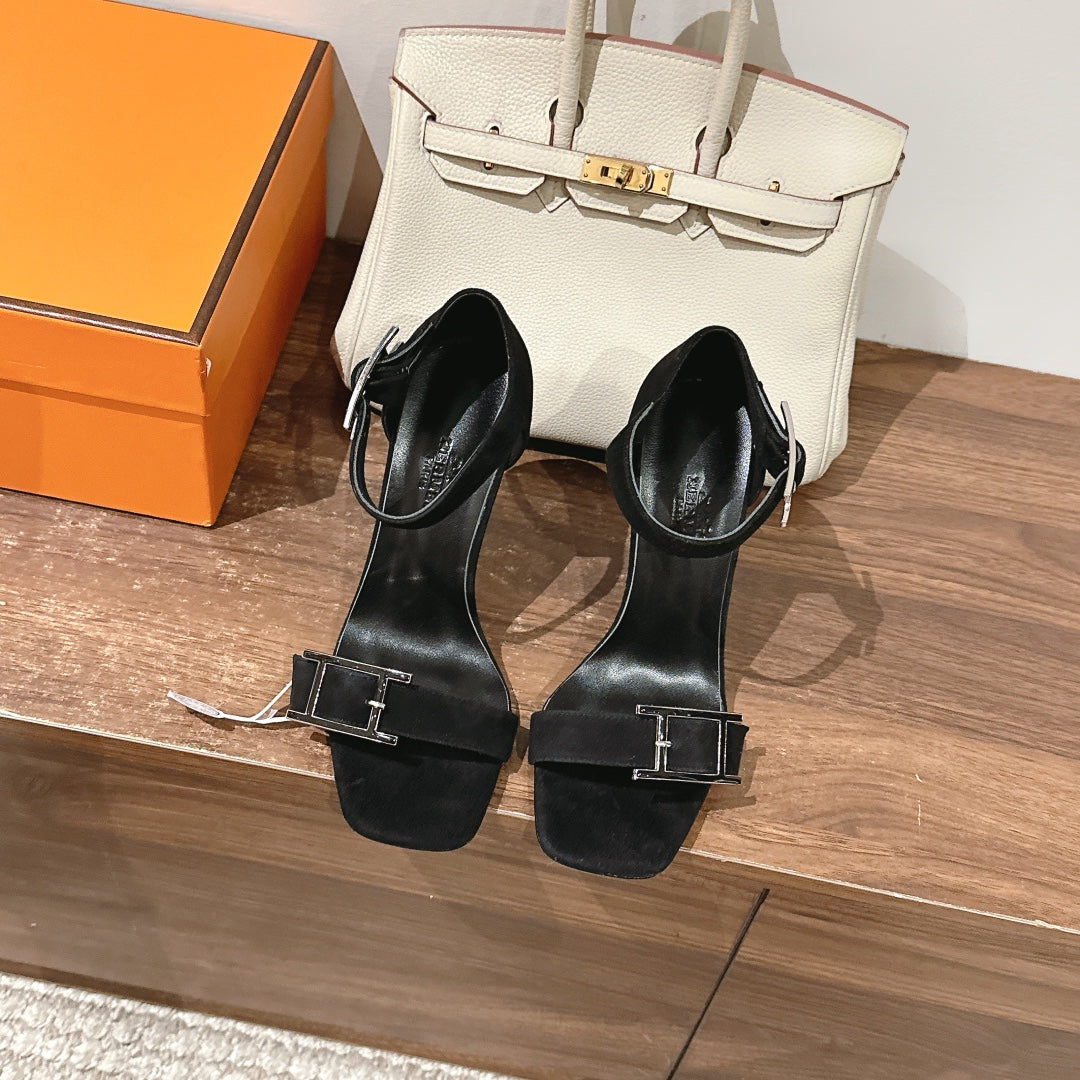 HM Buckle Sandals 10.5cm Black Calfskin 308180