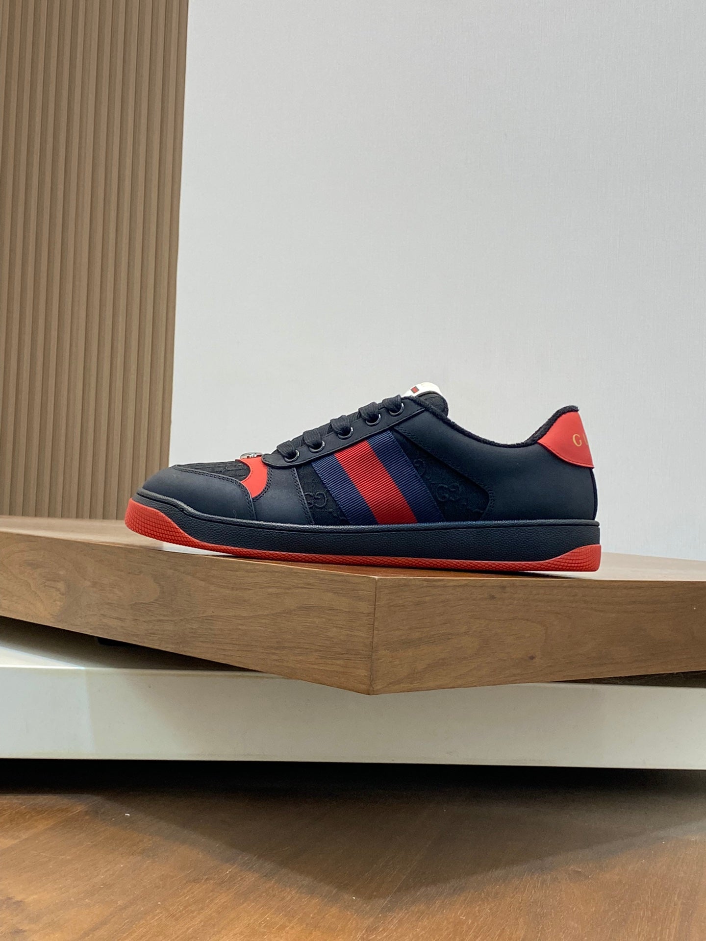 GG Men's Screener Sneaker Black Cowhide Canvas 534047