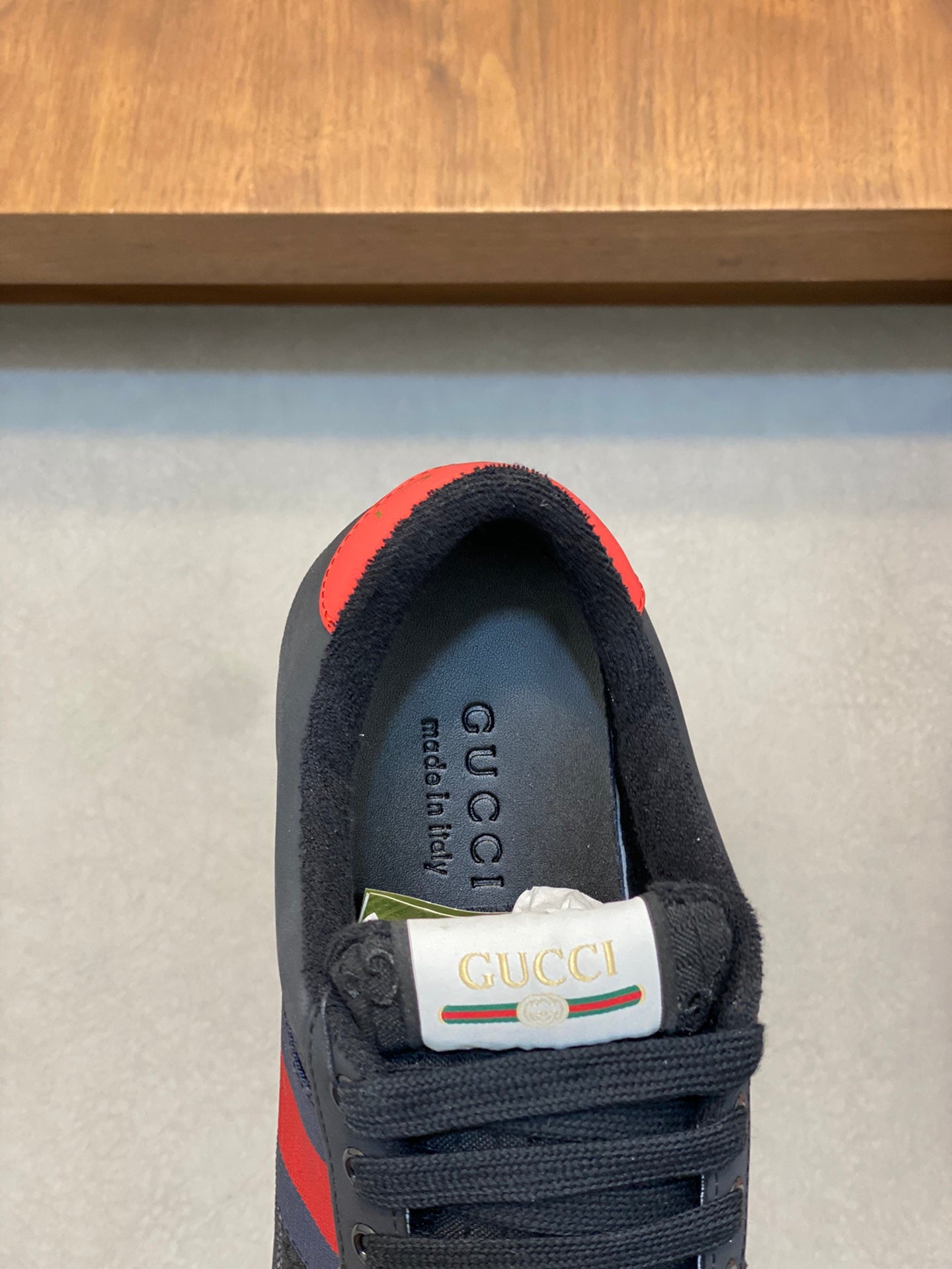 GG Men's Screener Sneaker Black Cowhide Canvas 534047