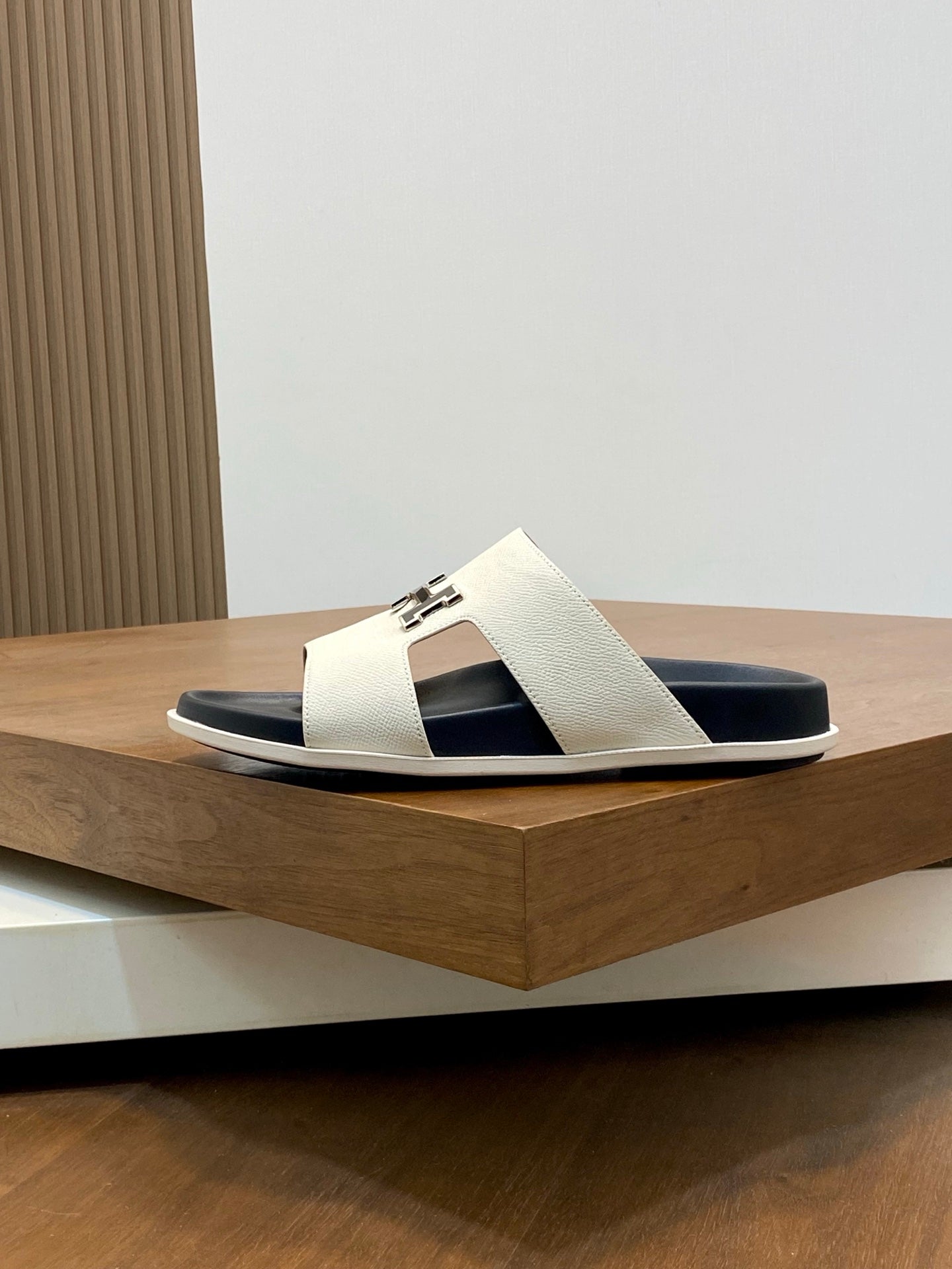 HM Men's Slide White Cowhide Leather 588995