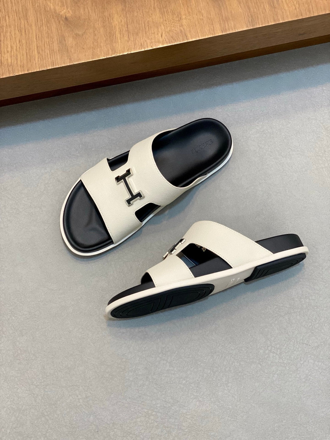 HM Men's Slide White Cowhide Leather 588995