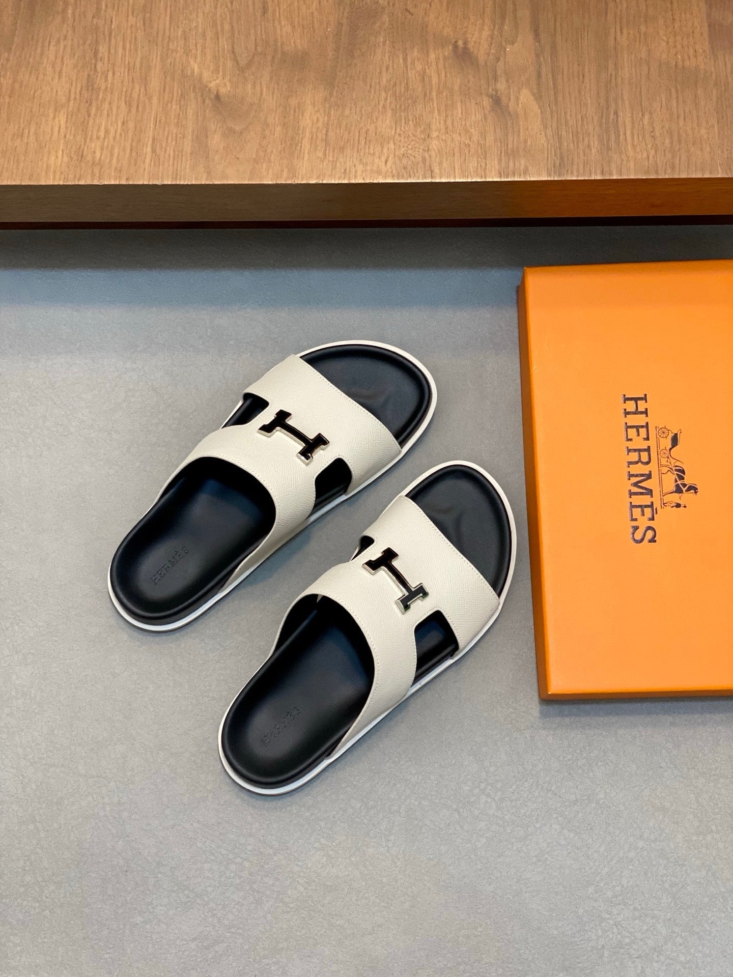 HM Men's Slide White Cowhide Leather 588995