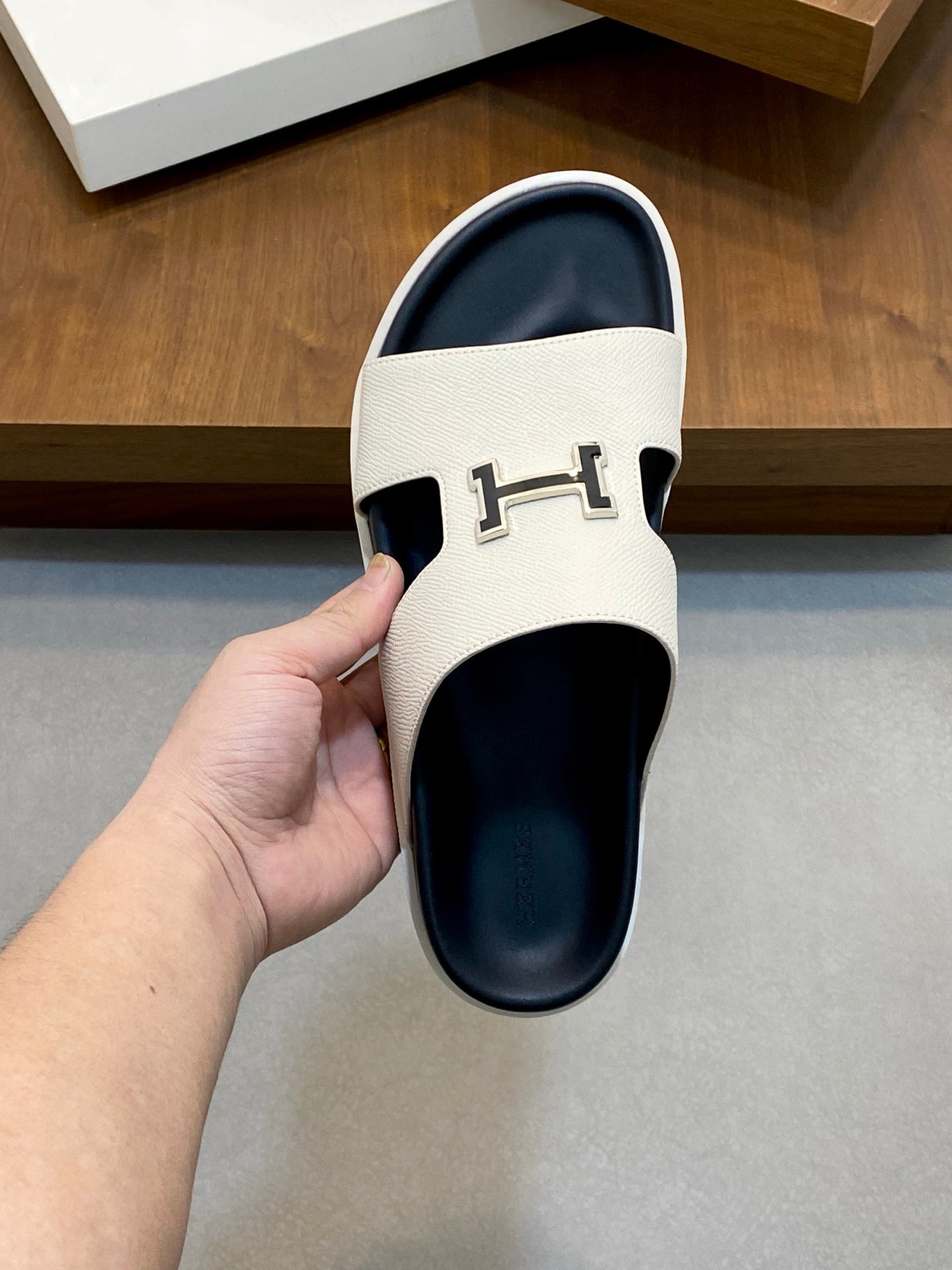 HM Men's Slide White Cowhide Leather 588995