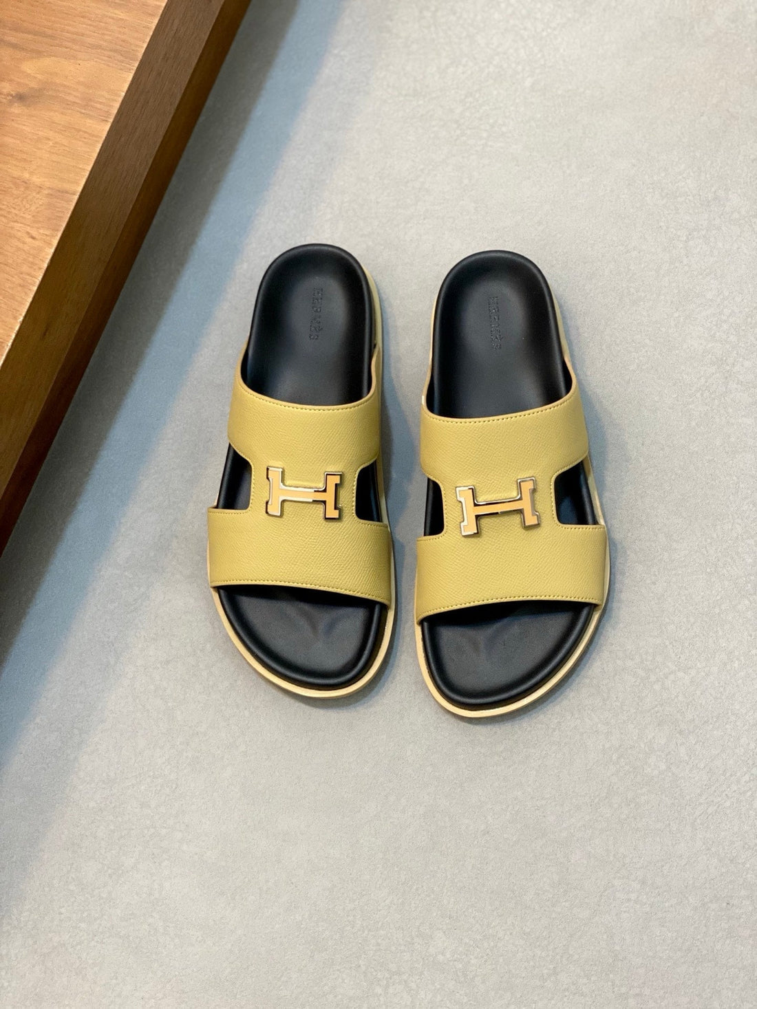 HM Men's Slide Yellow Cowhide Leather 588999