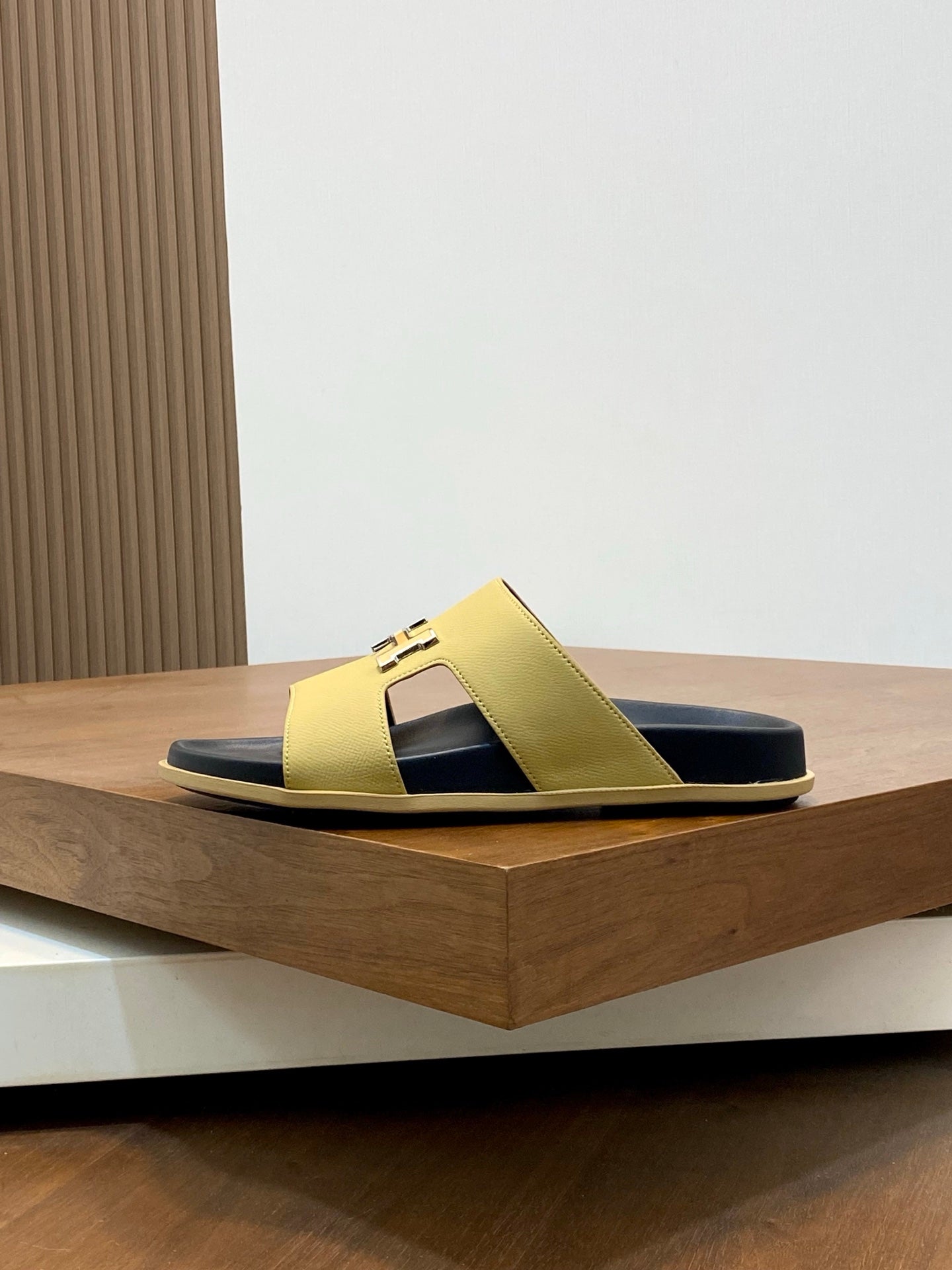 HM Men's Slide Yellow Cowhide Leather 588999