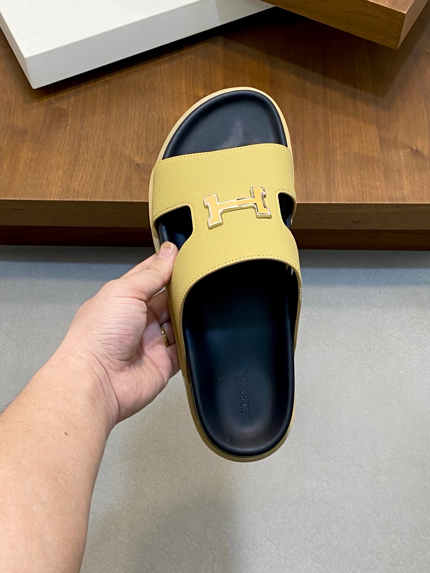 HM Men's Slide Yellow Cowhide Leather 588999