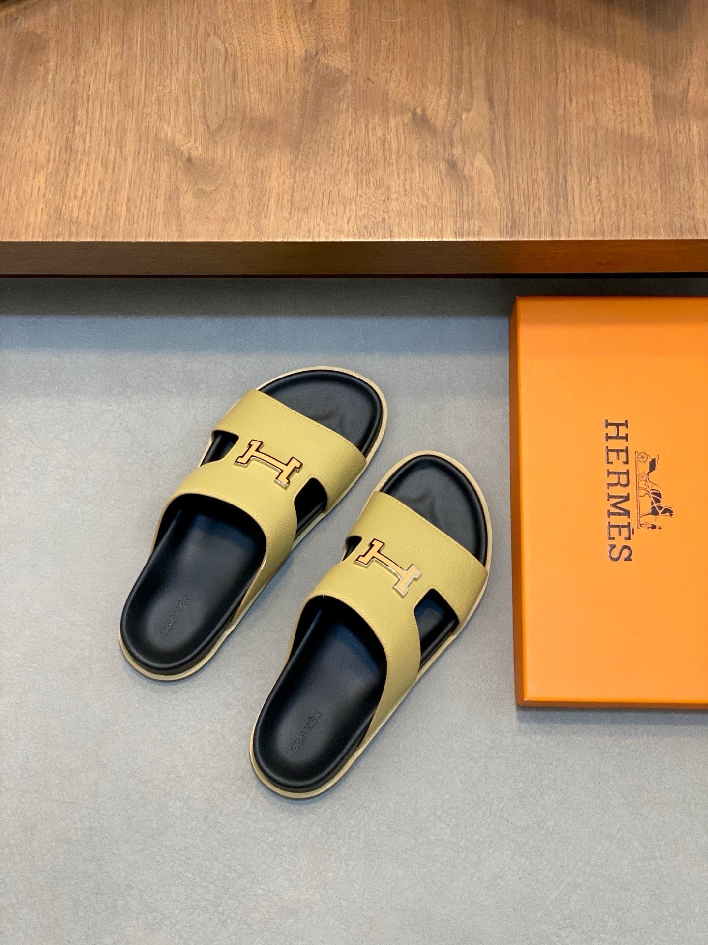 HM Men's Slide Yellow Cowhide Leather 588999