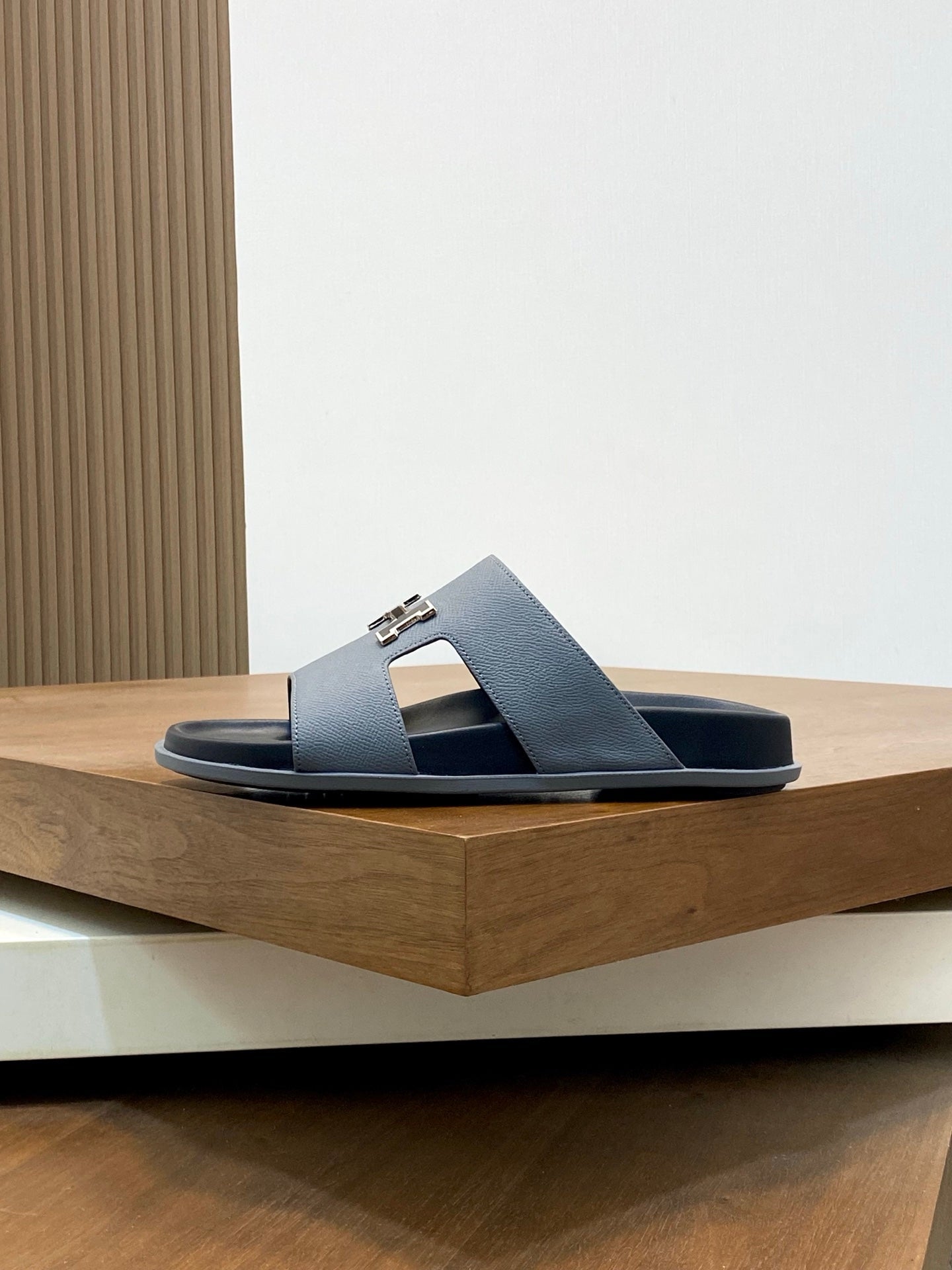 HM Men's Slide Grey Cowhide Leather 589000