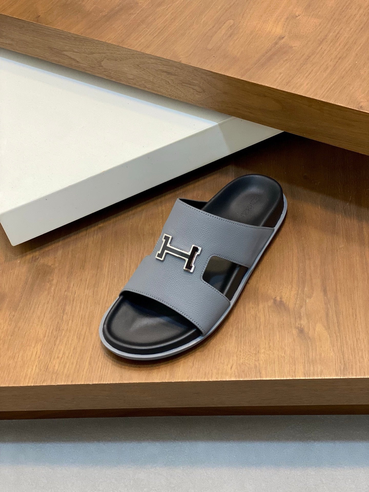 HM Men's Slide Grey Cowhide Leather 589000