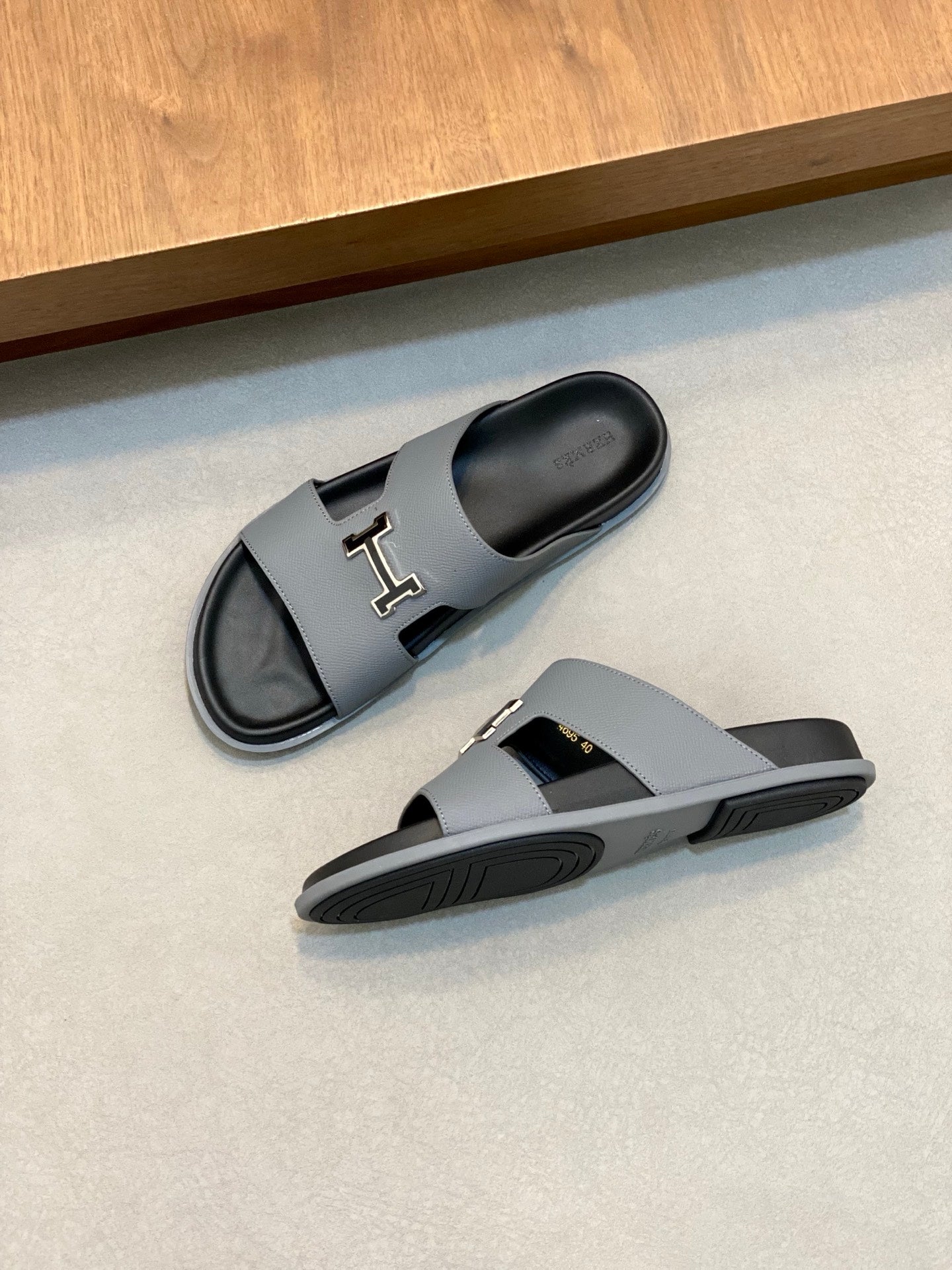 HM Men's Slide Grey Cowhide Leather 589000