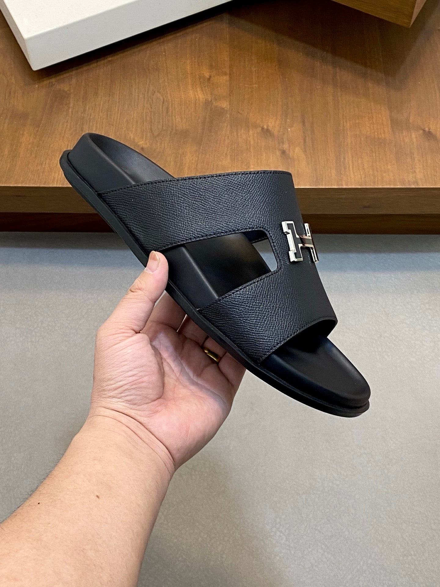 HM Men's Slide Black Cowhide Leather 589001